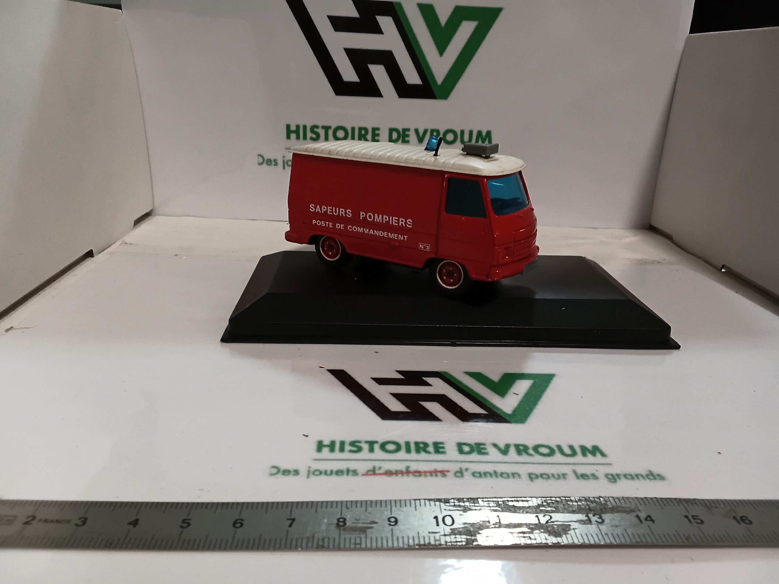 Peugeot J9 Poste de Commandement Solido 1/50 – Image 5