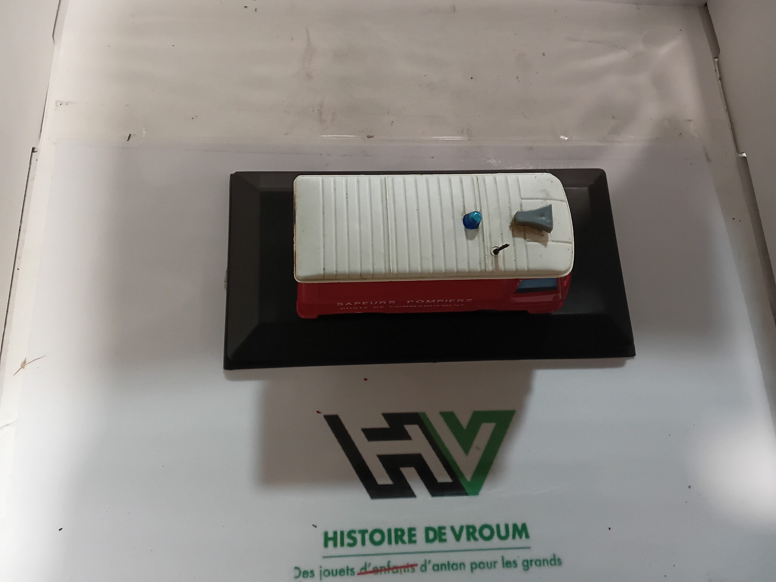 Peugeot J9 Poste de Commandement Solido 1/50 – Image 6