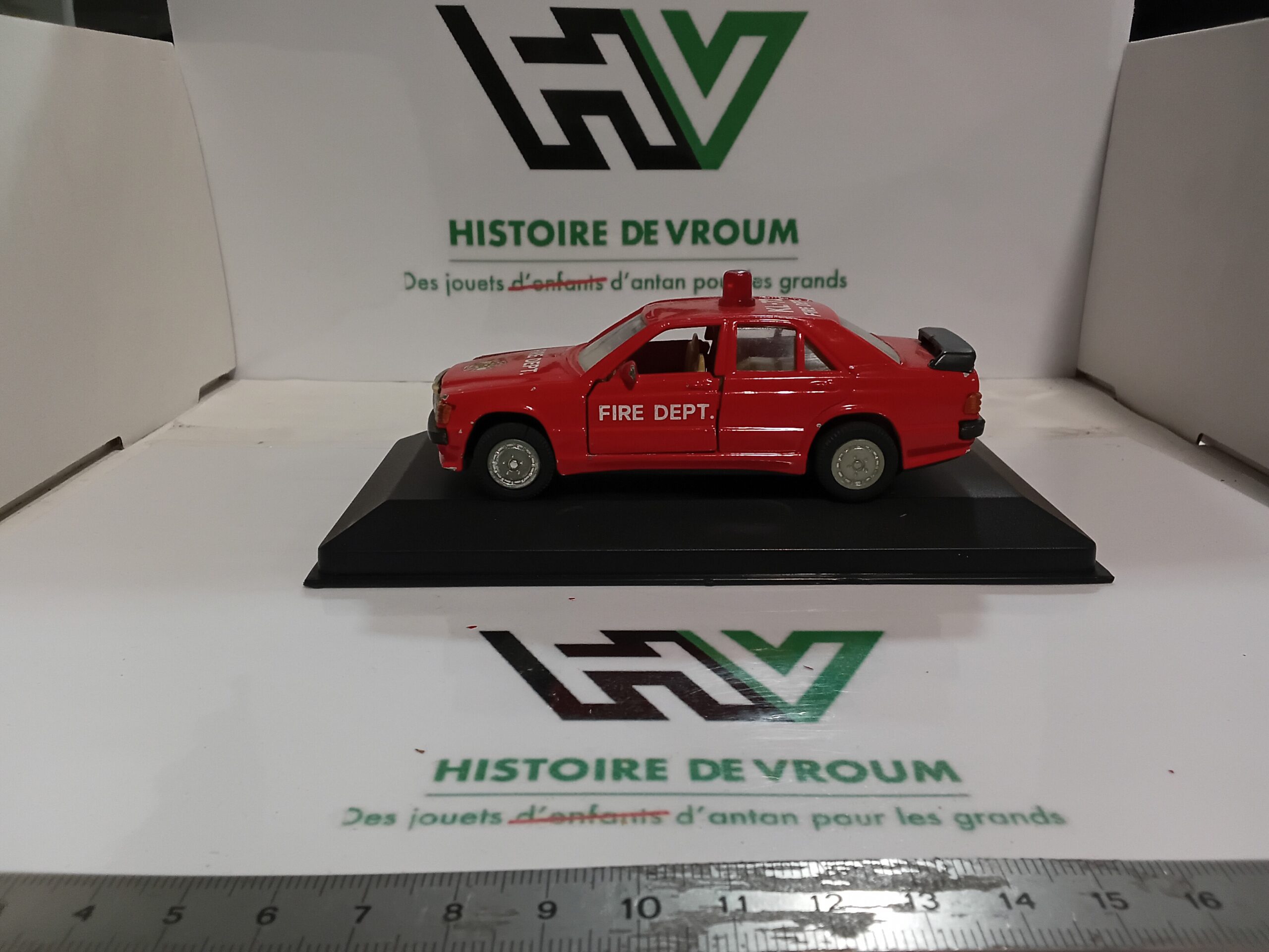 Mercedes 190E "Fire Dept" Welly 1/39