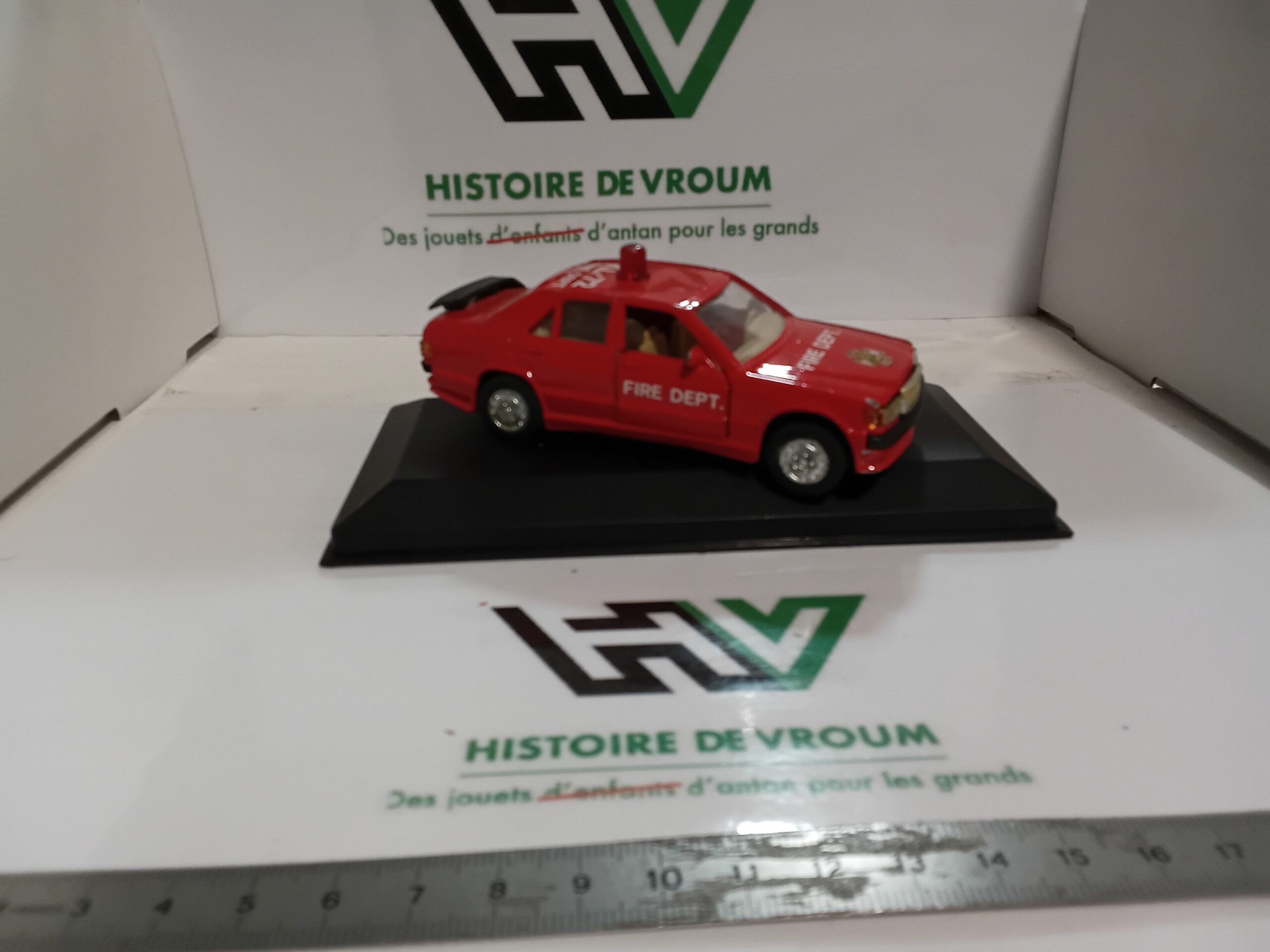 Mercedes 190E "Fire Dept" Welly 1/39 – Image 5
