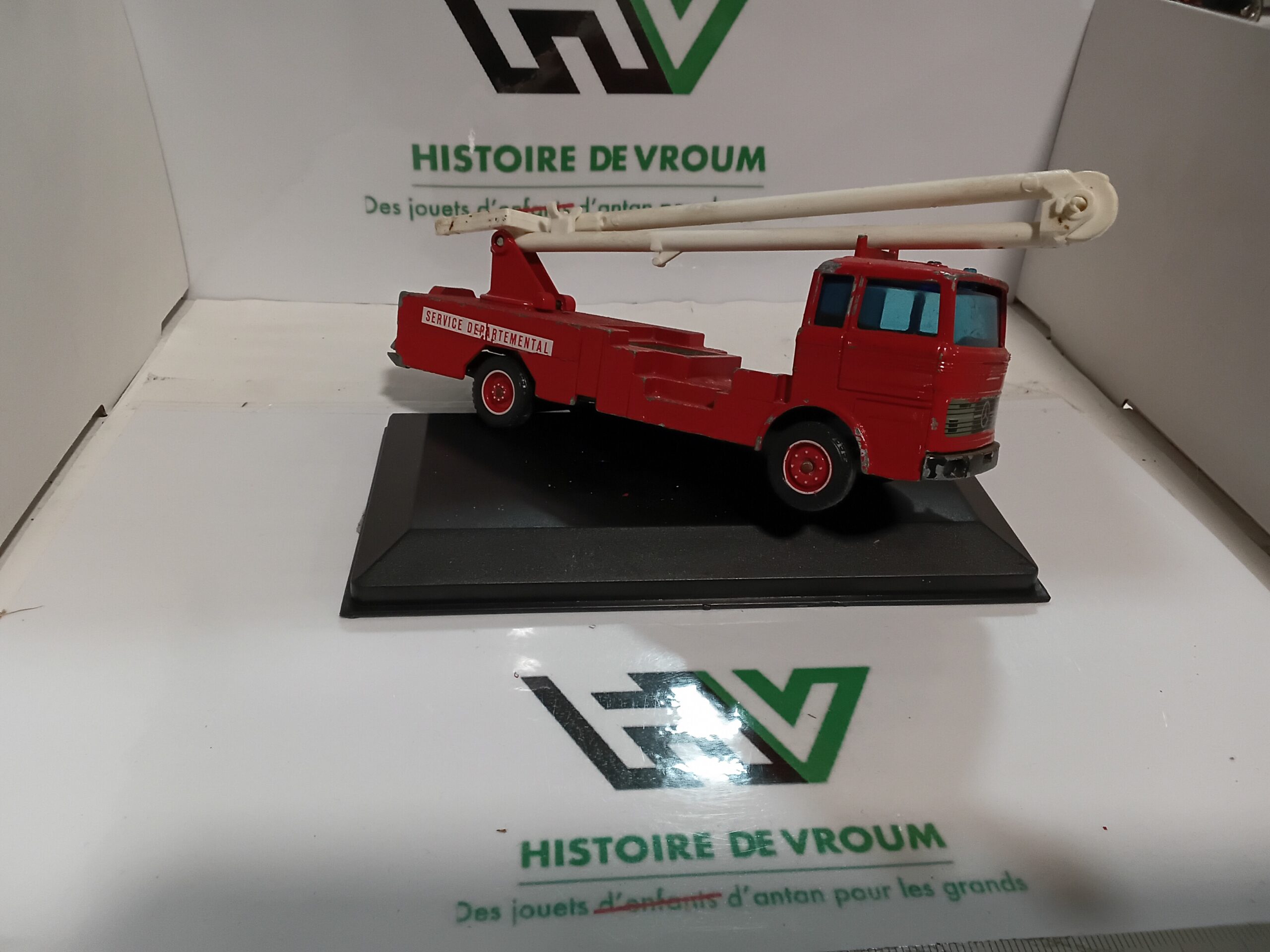 Camion Mercedes LP 1418 Solido Toner Gam 1/50 – Image 5