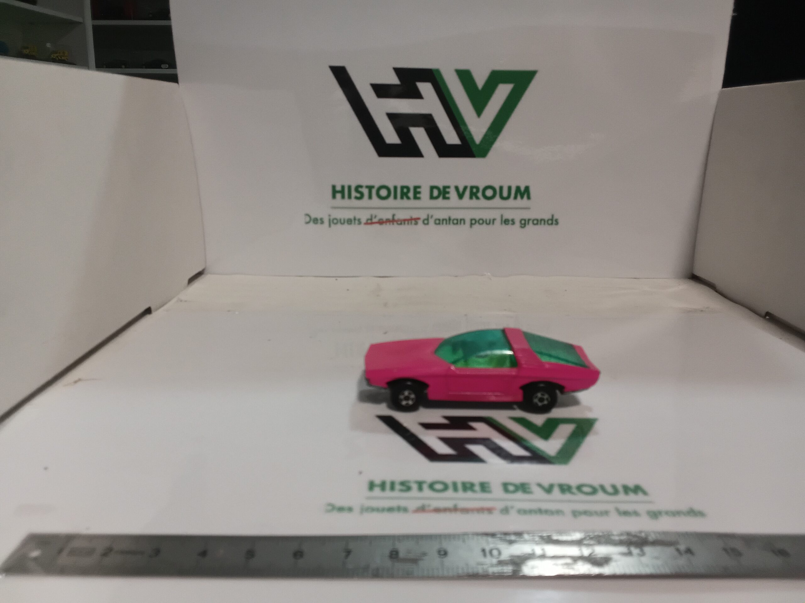 Miniature Matchbox Superfast N° 40 - Vauxhall Guildsman (Vintage Lesney) (1)