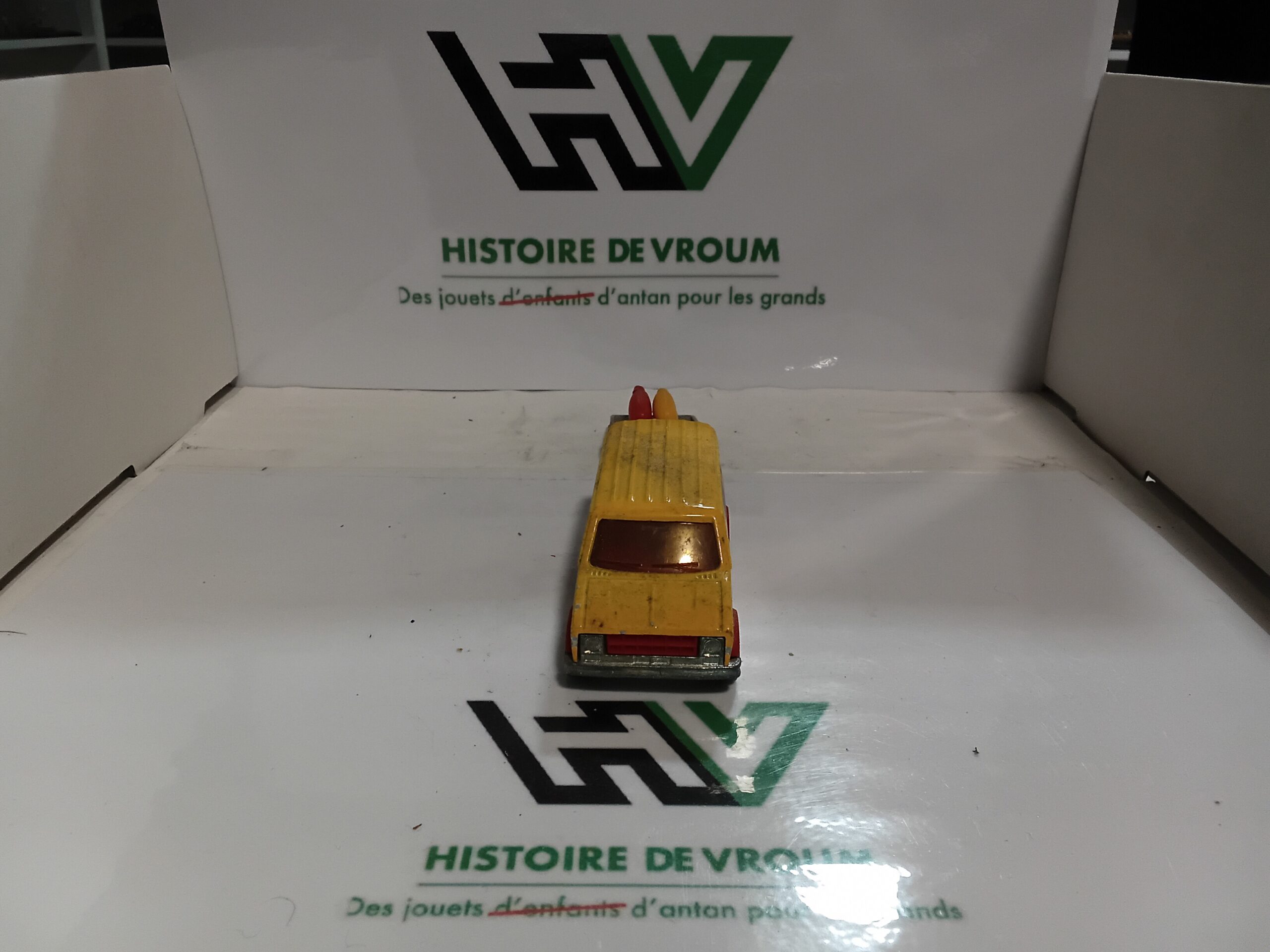 Attelage Vintage Majorette - Fourgon US "Racing Team" + Remorque 2 Motos - 1/65 - Made in France – Image 5