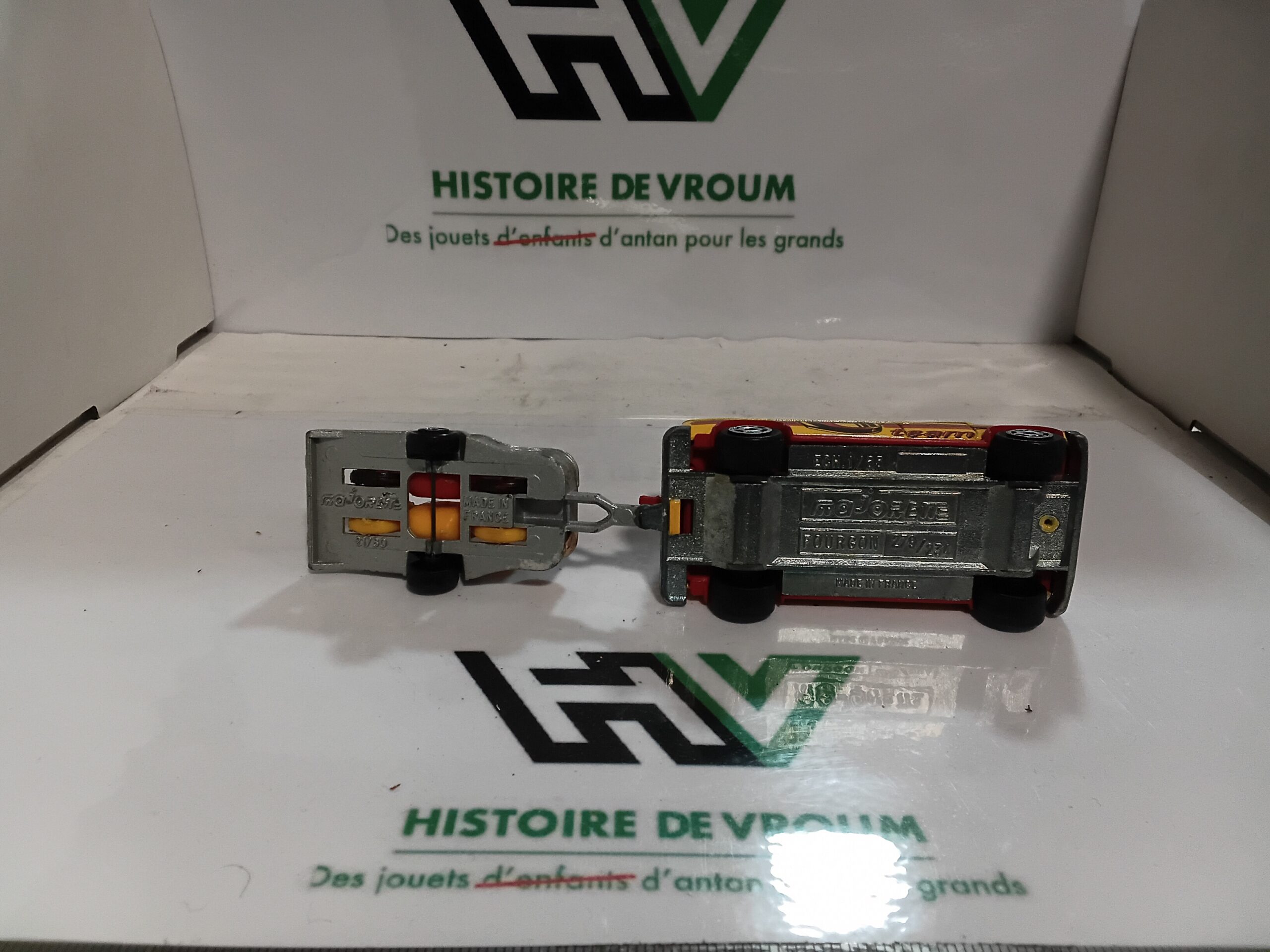 Attelage Vintage Majorette - Fourgon US "Racing Team" + Remorque 2 Motos - 1/65 - Made in France – Image 9