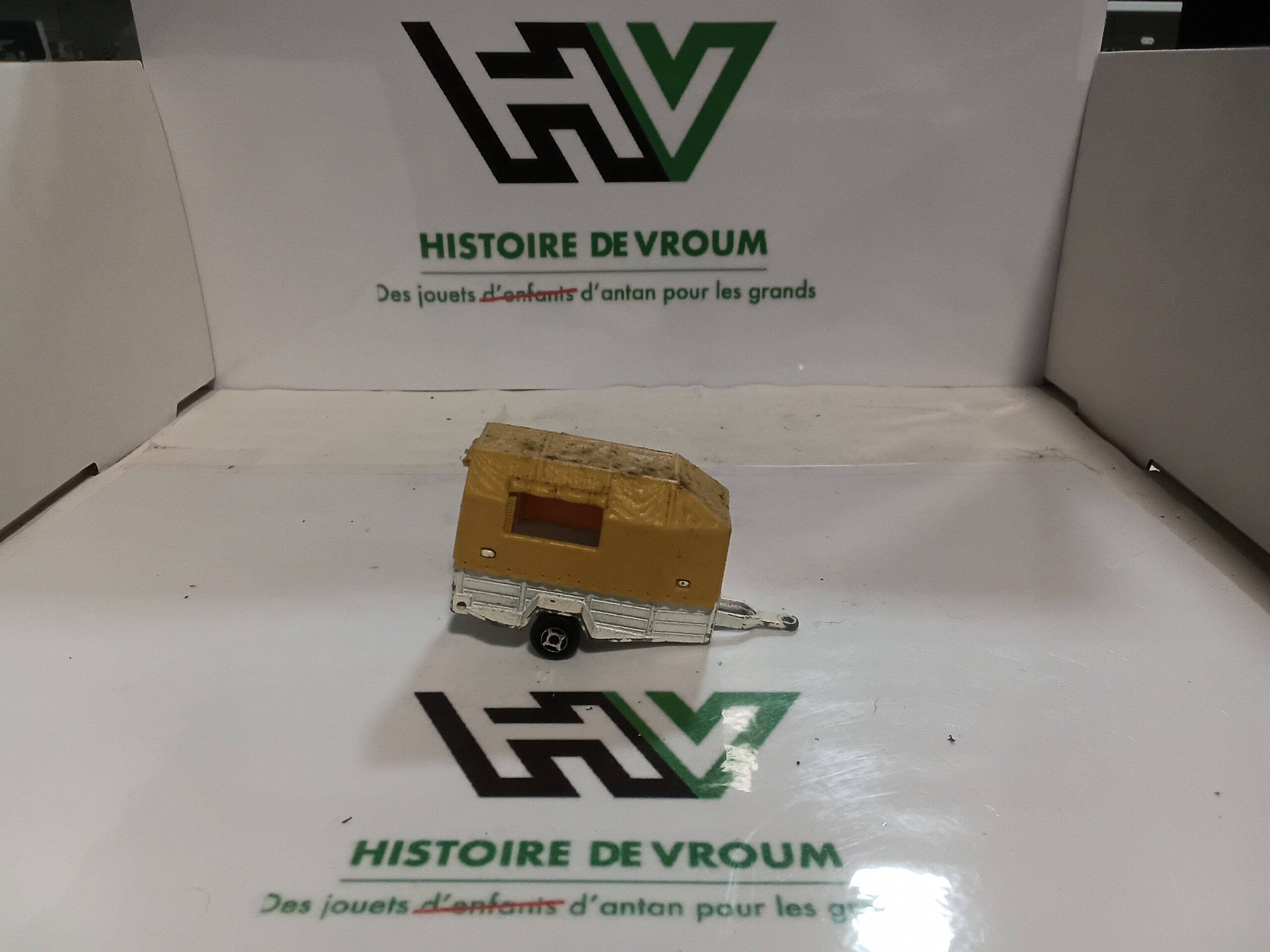 Van à Chevaux Remorque Majorette Vintage 80s - Châssis Blanc / Bâche Ocre – Image 6