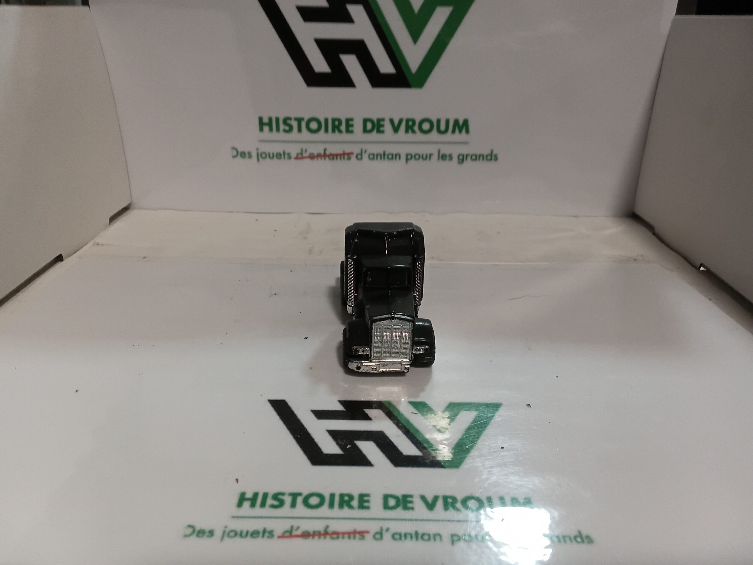 Tracteur Kenworth Aerodyne Matchbox Lesney 1981 - Black & Chrome Vintage – Image 5
