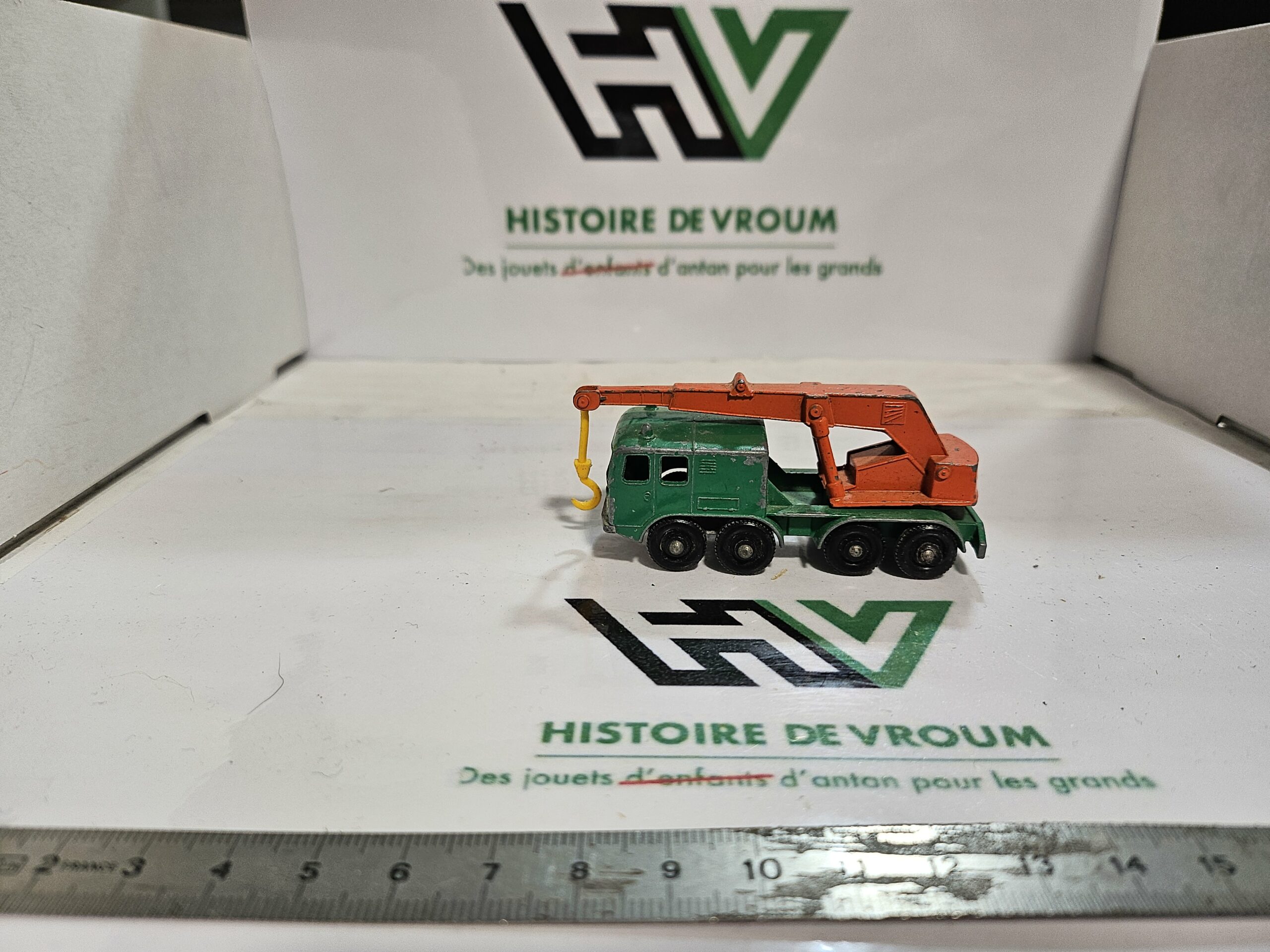 🏗️ Miniature Vintage Matchbox (Lesney Products) N°30 - 8 Wheel Crane (1)
