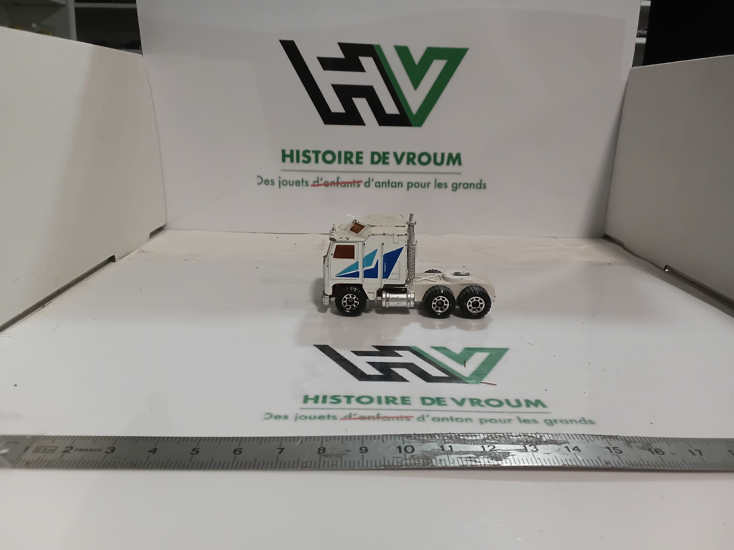 Camion Kenworth Matchbox 1981 1/87 Blanc