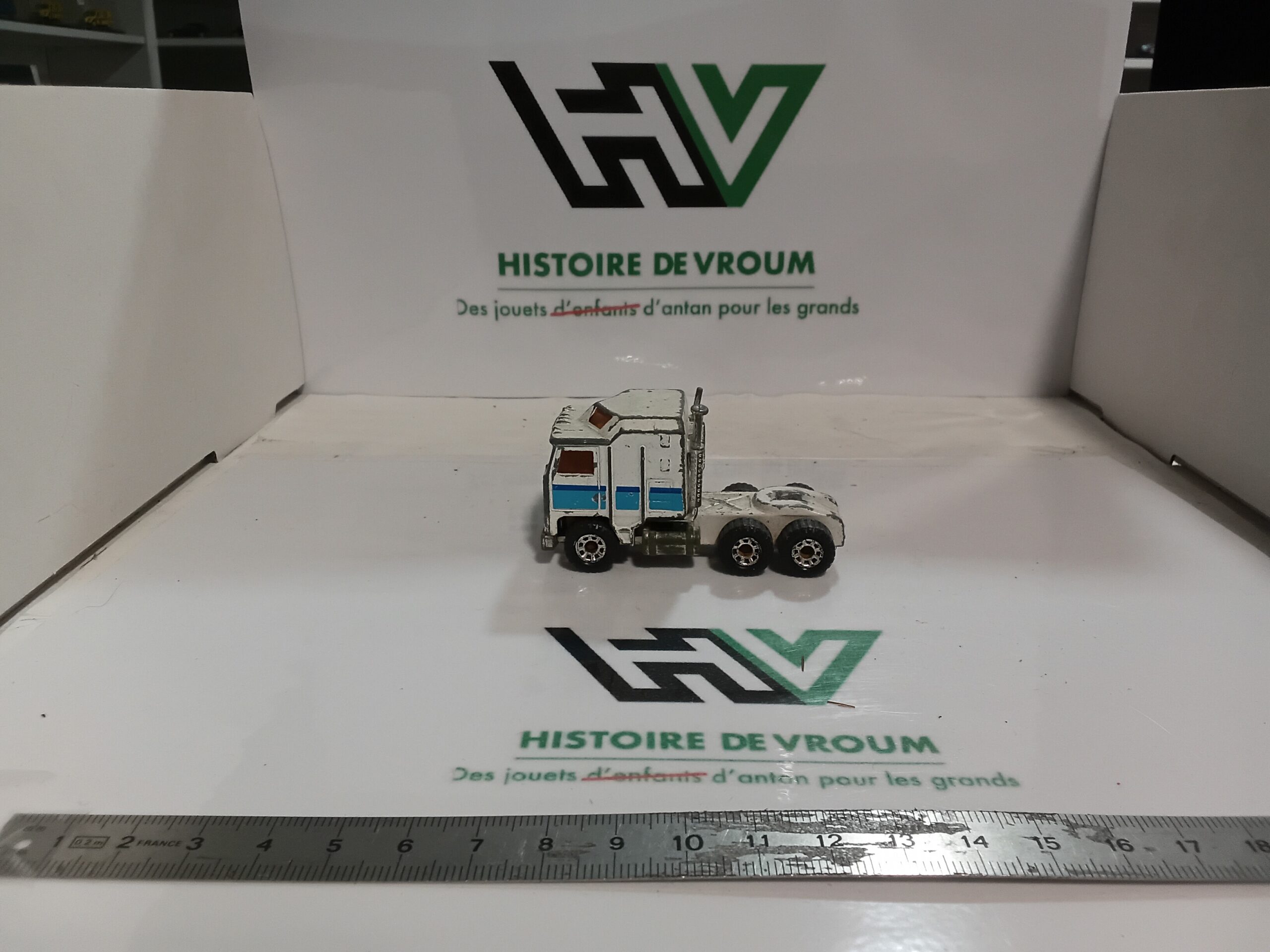 Camion Kenworth Matchbox 1/87 Blanc