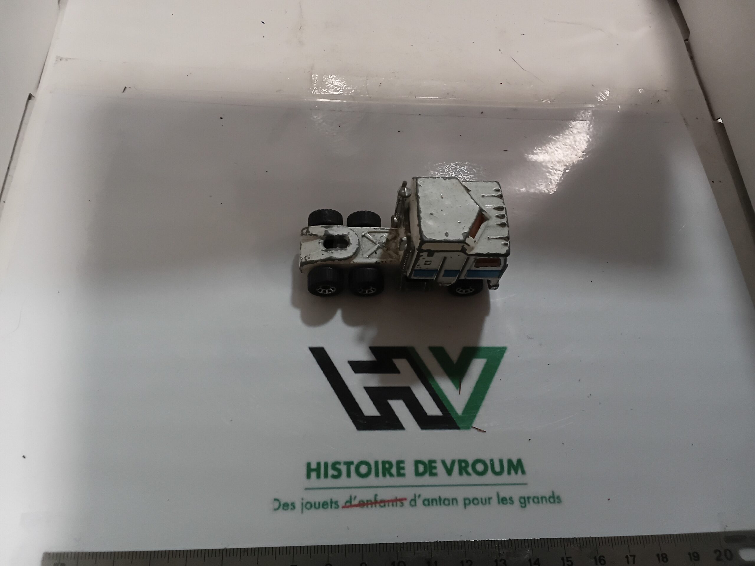 Camion Kenworth Matchbox 1/87 Blanc – Image 6