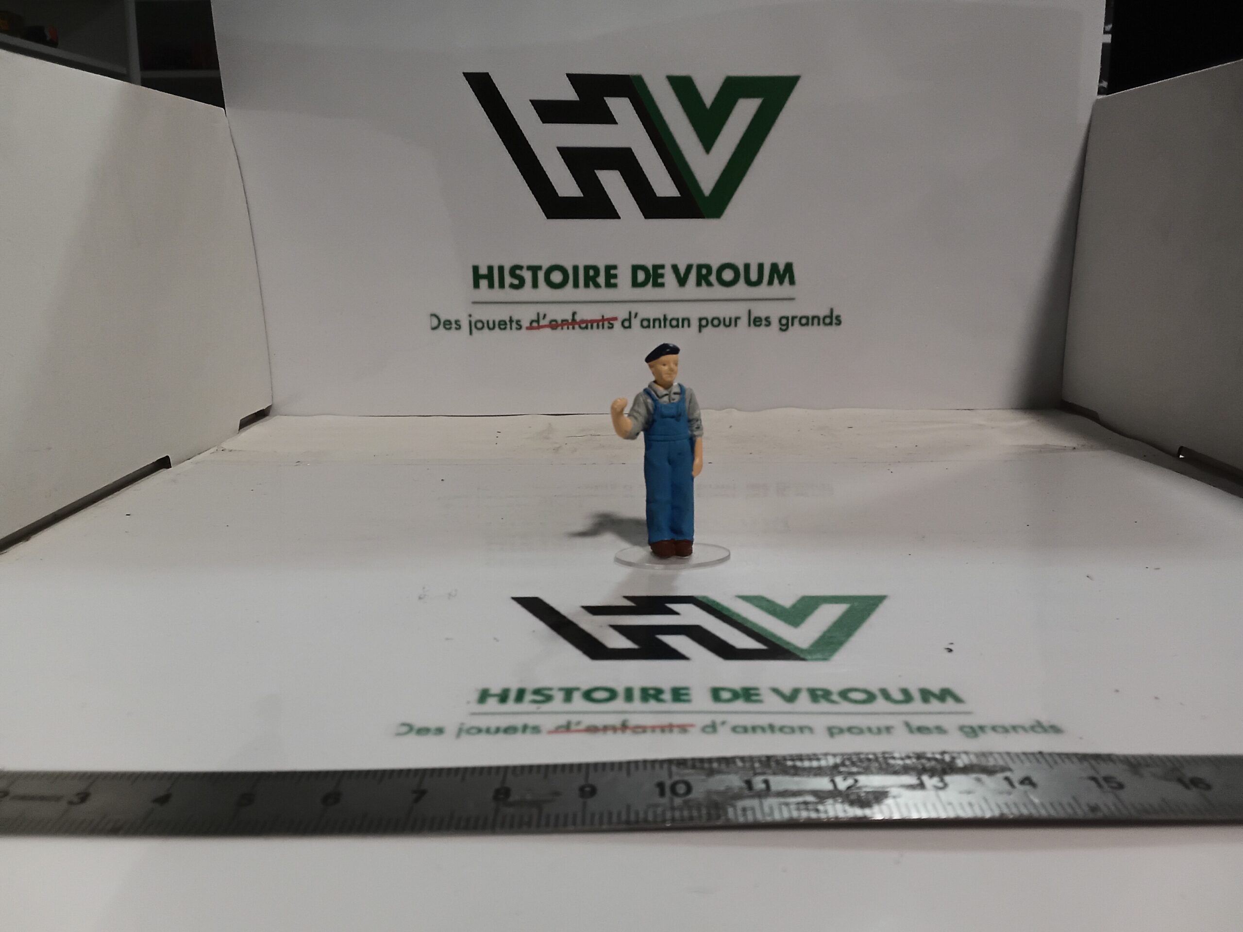 Figurine Mécanicien / Ouvrier au Béret 1/43