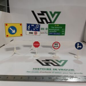 Grand Lot de 6 Panneaux de Signalisation Routière 1/43