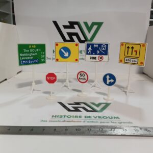 Grand Lot de 7 Panneaux de Signalisation Routière & Chantier 1/43