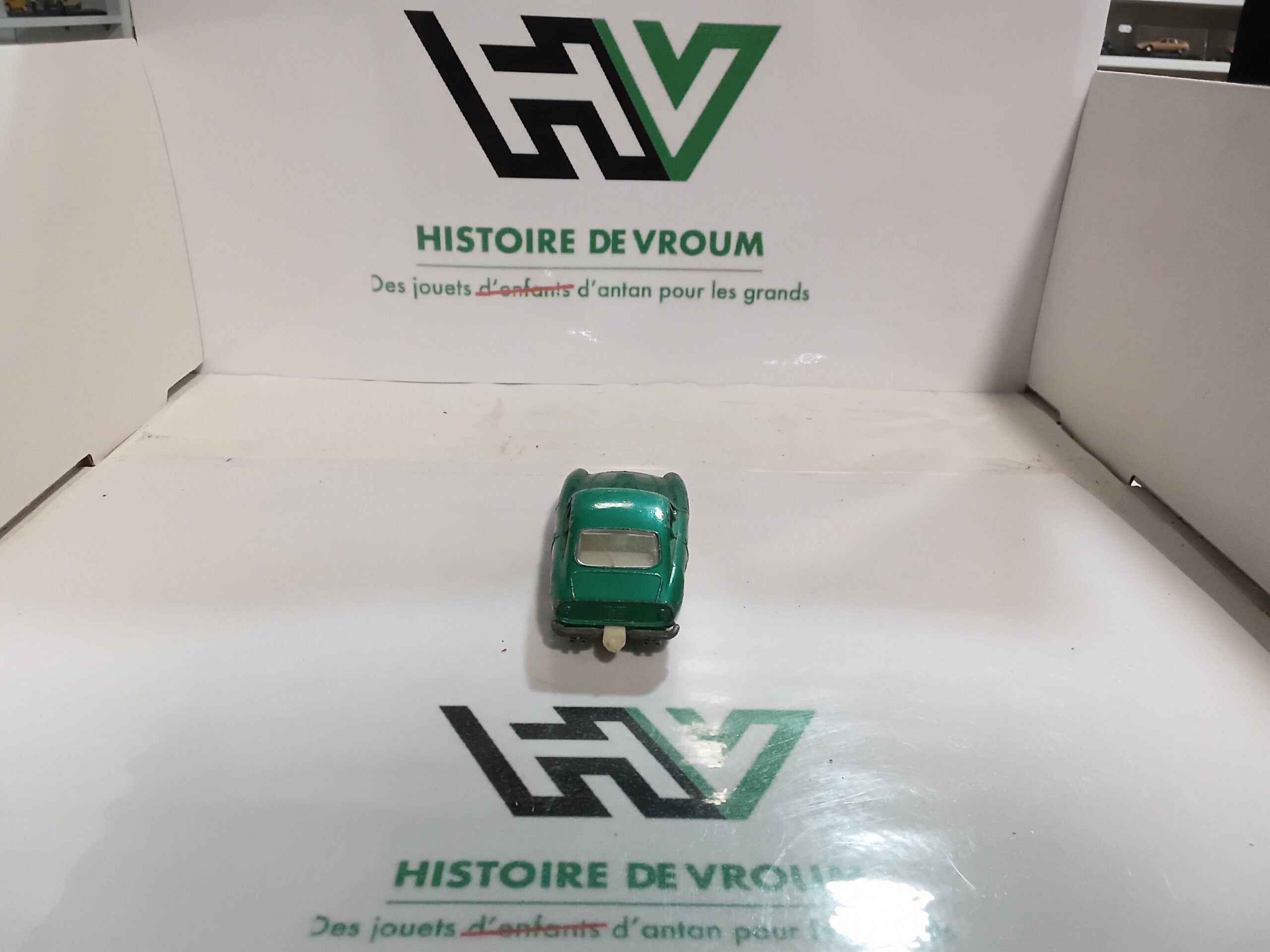 Vintage Matchbox Lesney N° 75 Ferrari Berlinetta Vert Métallisé Regular Wheels – Image 7