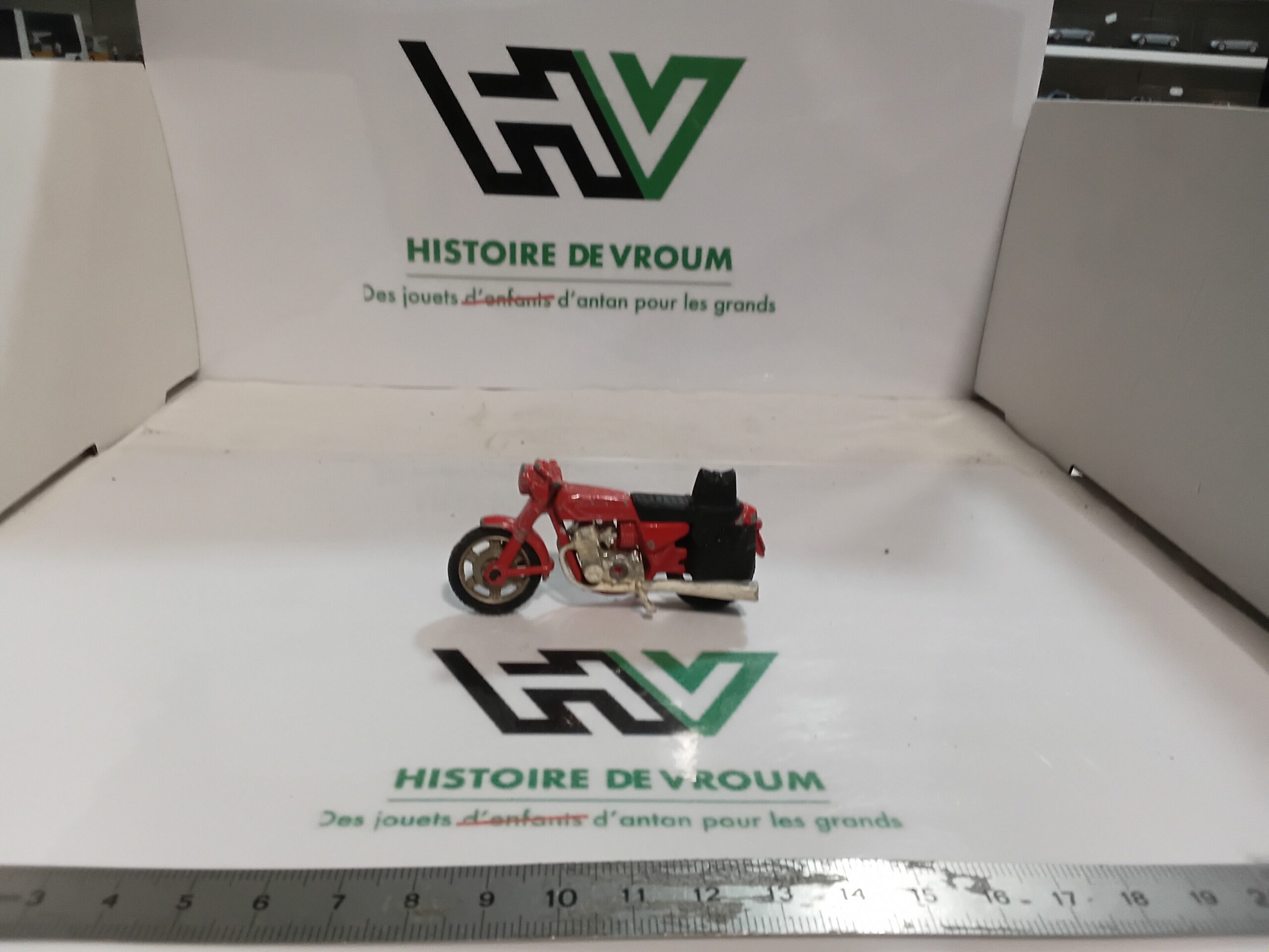 Miniature Moto Majorette Honda 750 rouge (Ref. 203) - Made in France Vintage (2)