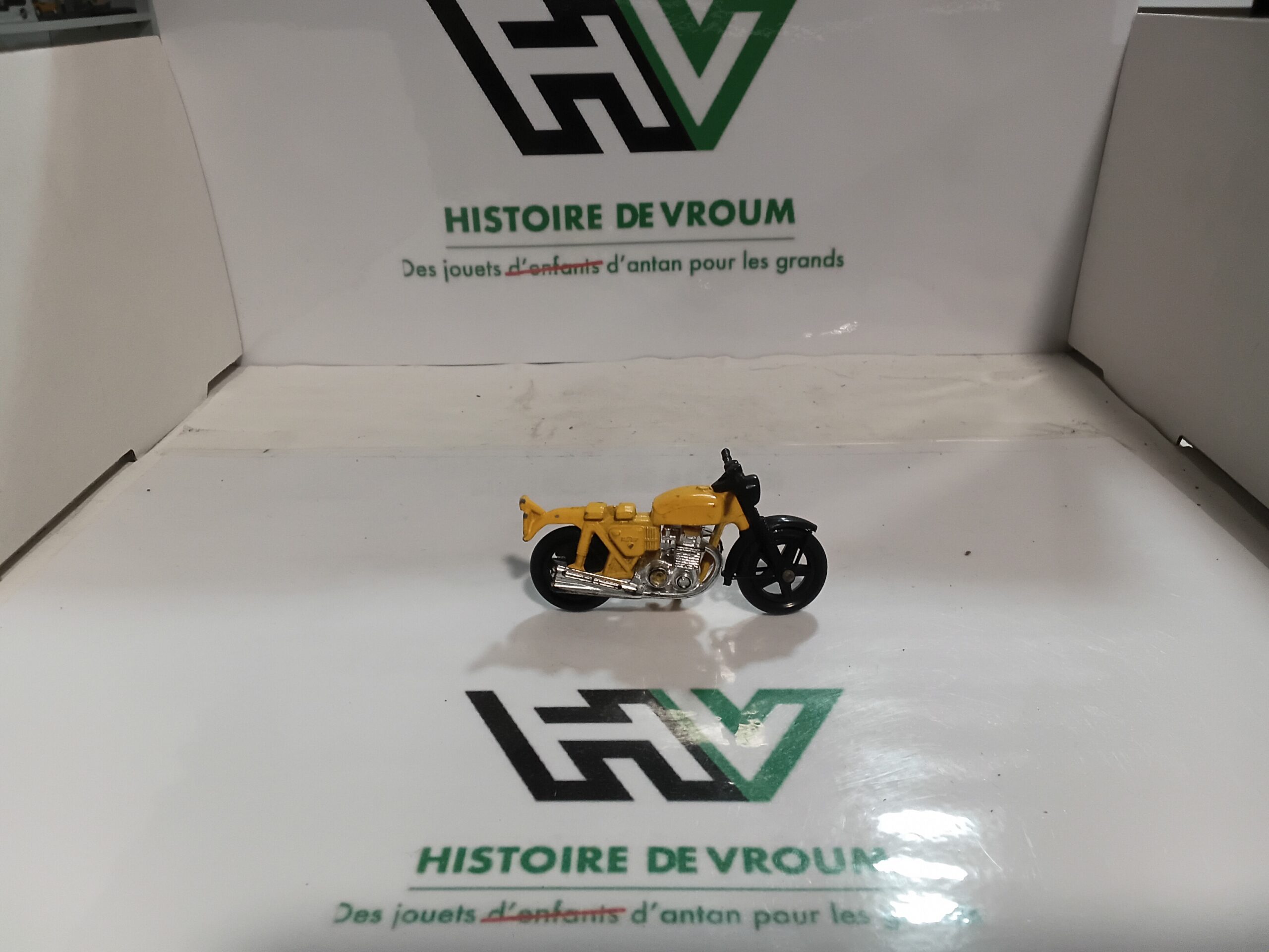 Matchbox Lesney N°18 Hondarora Jaune (1974) - Moto miniature vintage Made in England – Image 6