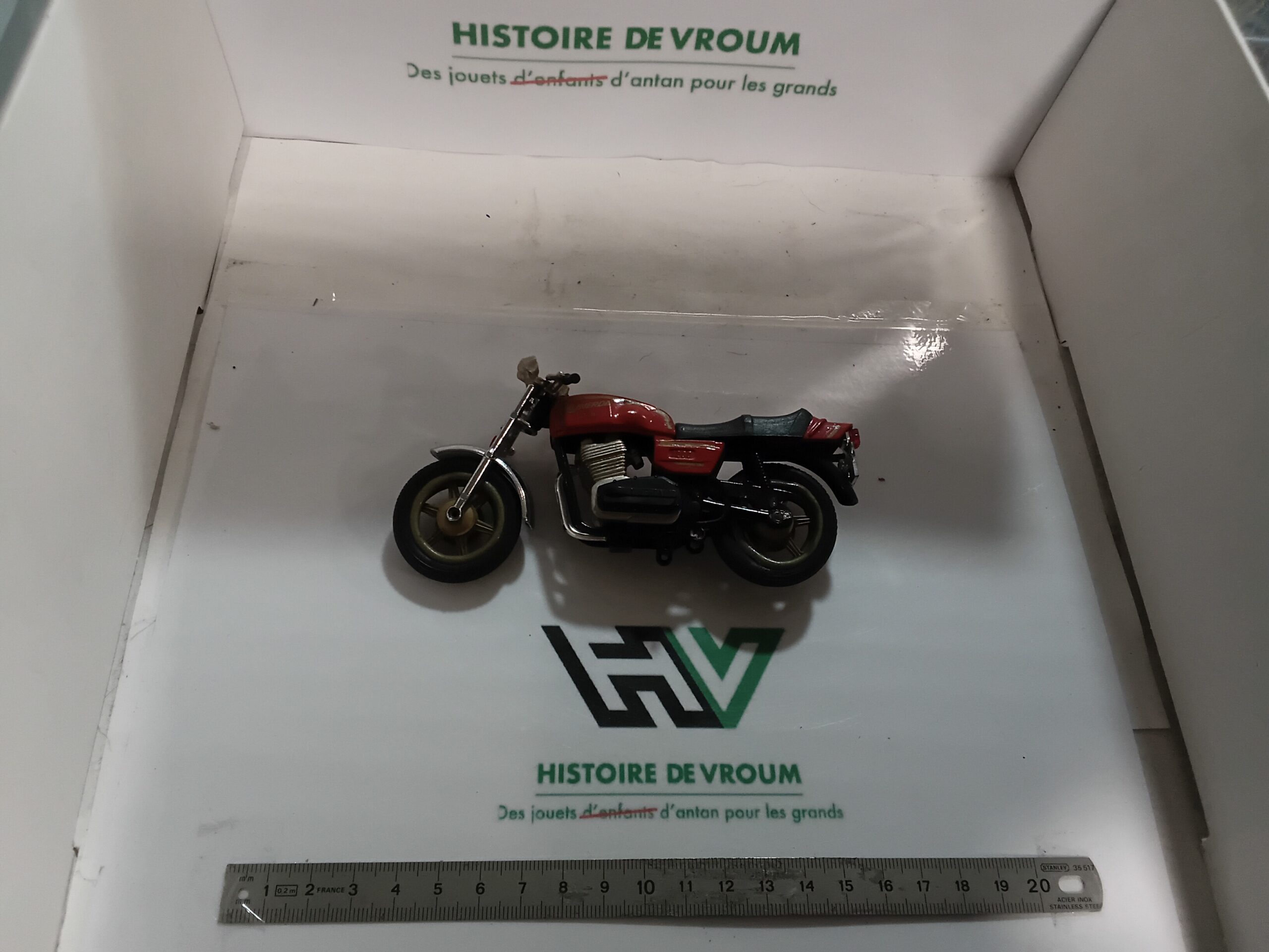 Épave Moto Honda 750/900 Bol d'Or Rouge (Majorette 1/18)