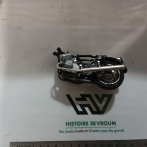 Épave Kawasaki 750 Mach IV 1/15