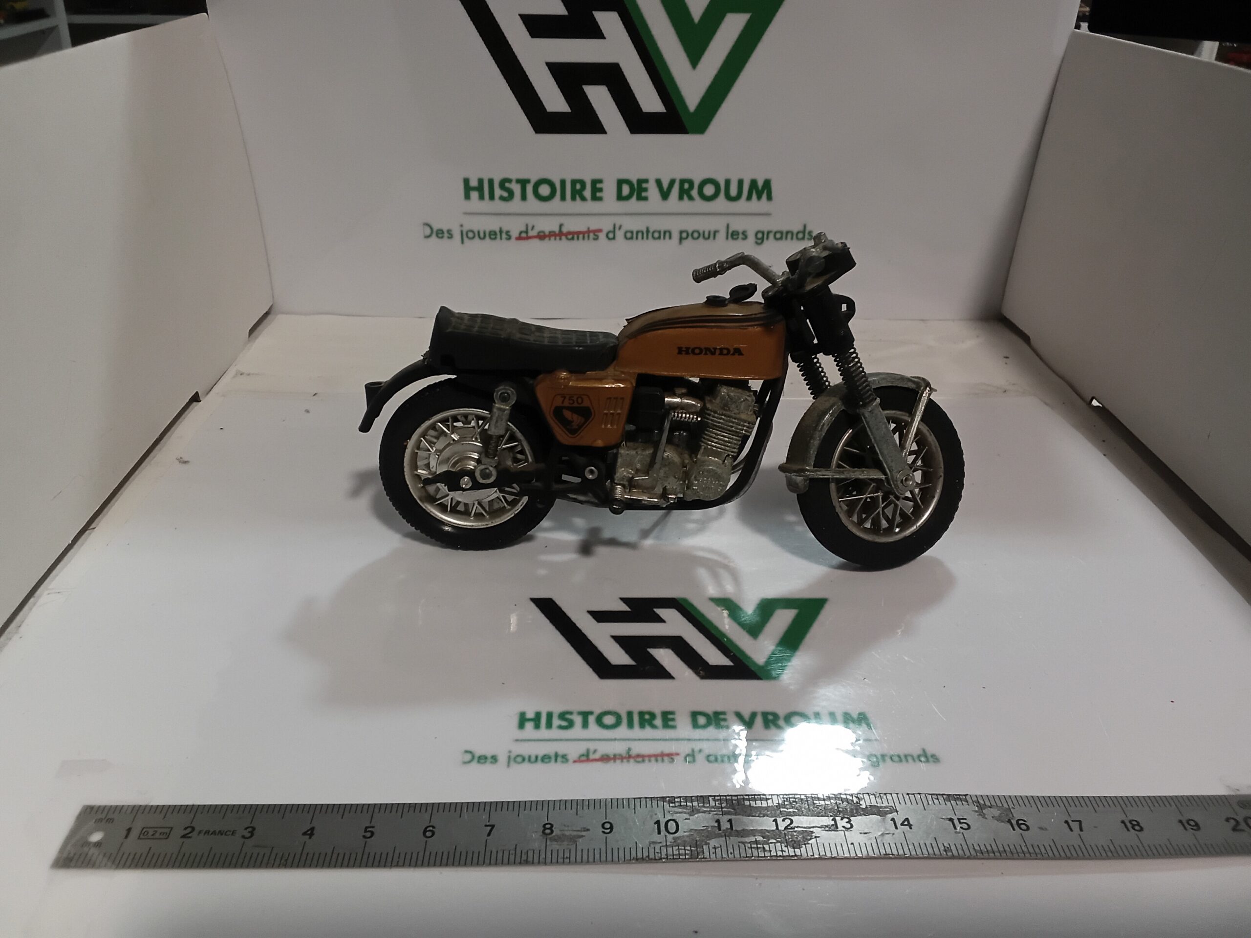 Epave Moto Honda CB 750 Four Bronze 1/15 – Image 5
