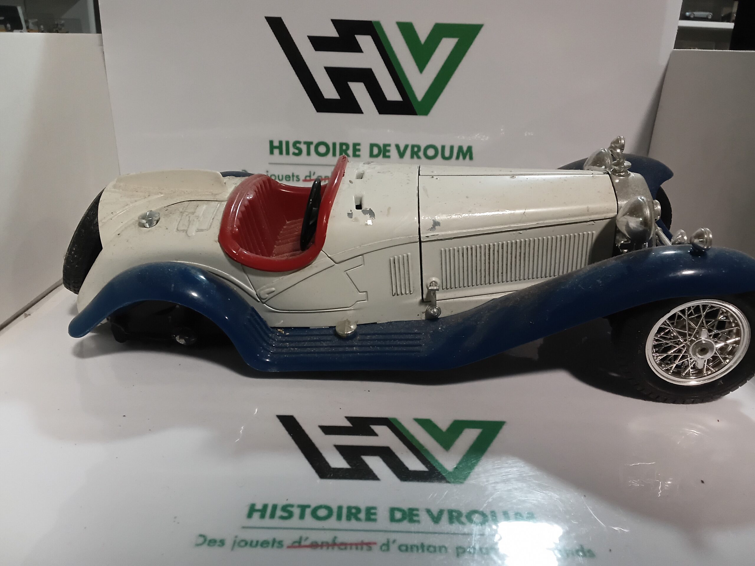 Alfa Romeo 2300 Spider 1932 Bburago 1/18 Italy Blanc/Bleu - Epave A Restaurer – Image 6