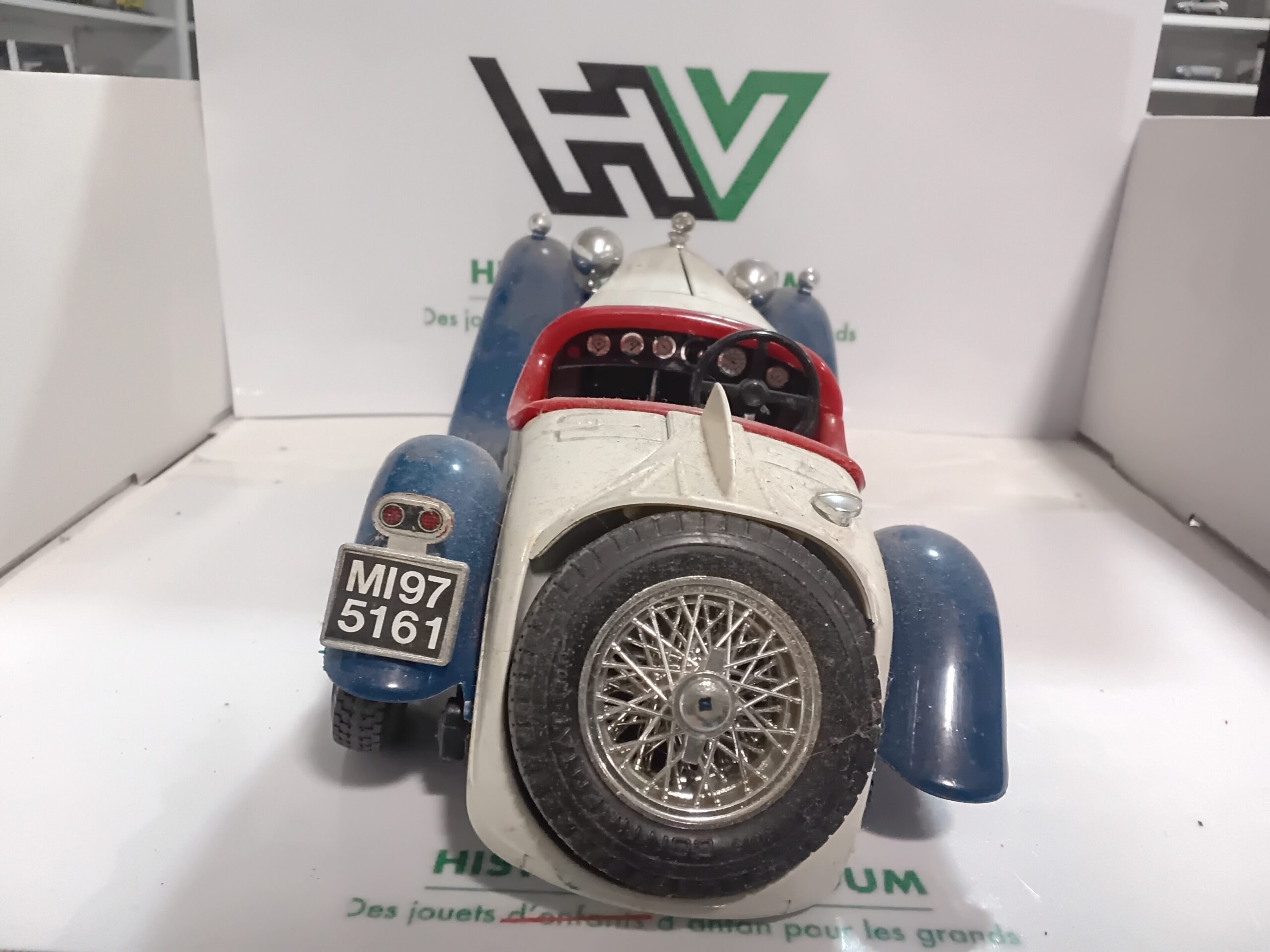 Alfa Romeo 2300 Spider 1932 Bburago 1/18 Italy Blanc/Bleu - Epave A Restaurer – Image 7