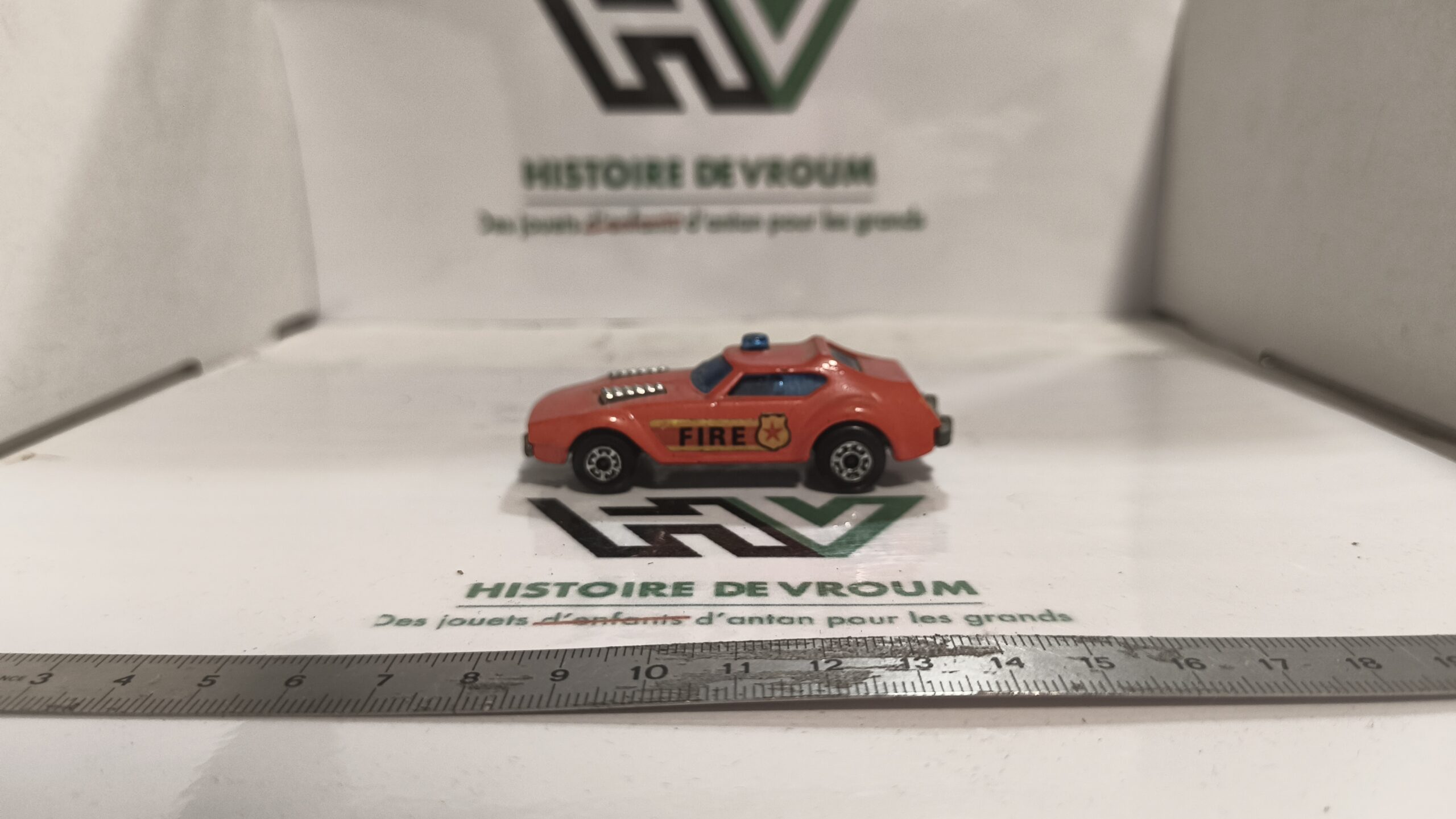 Matchbox Superfast n°64 Fire Chief Lesney 1976 – Made in England (2)