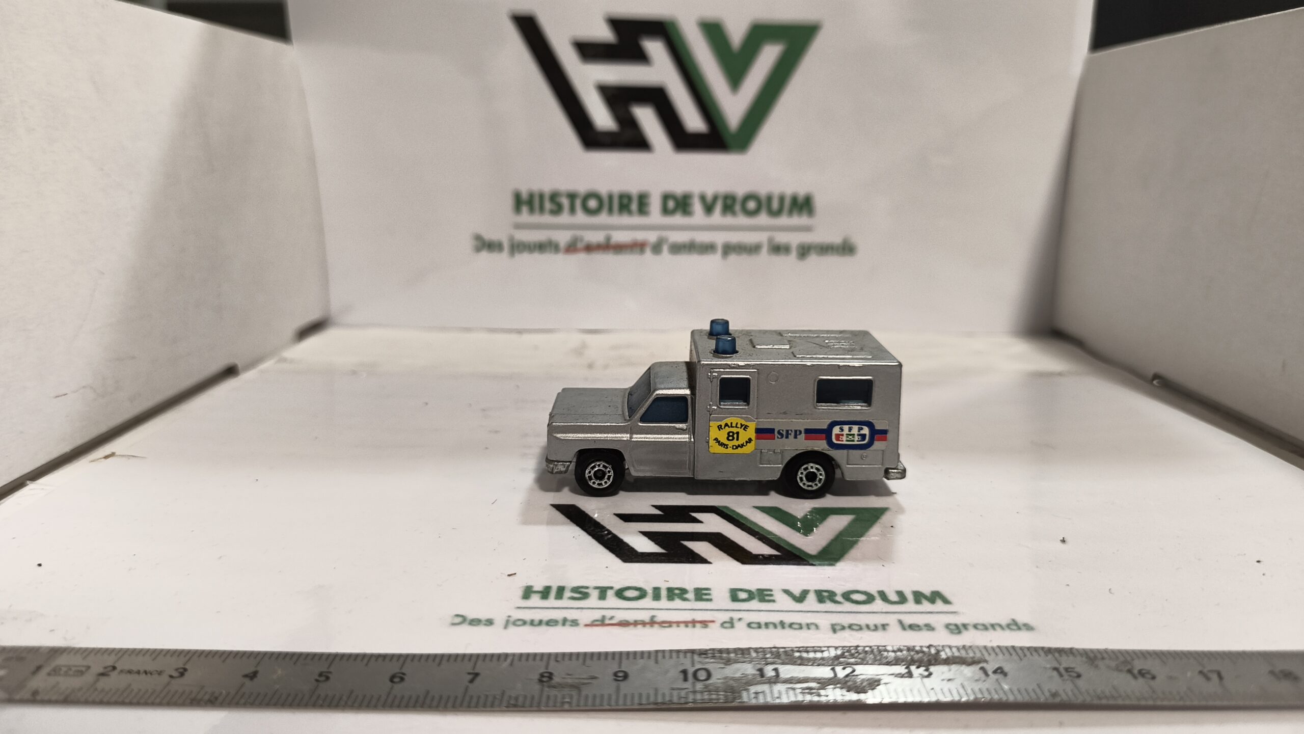Matchbox Superfast n°41 Ambulance grise Lesney – Made in England