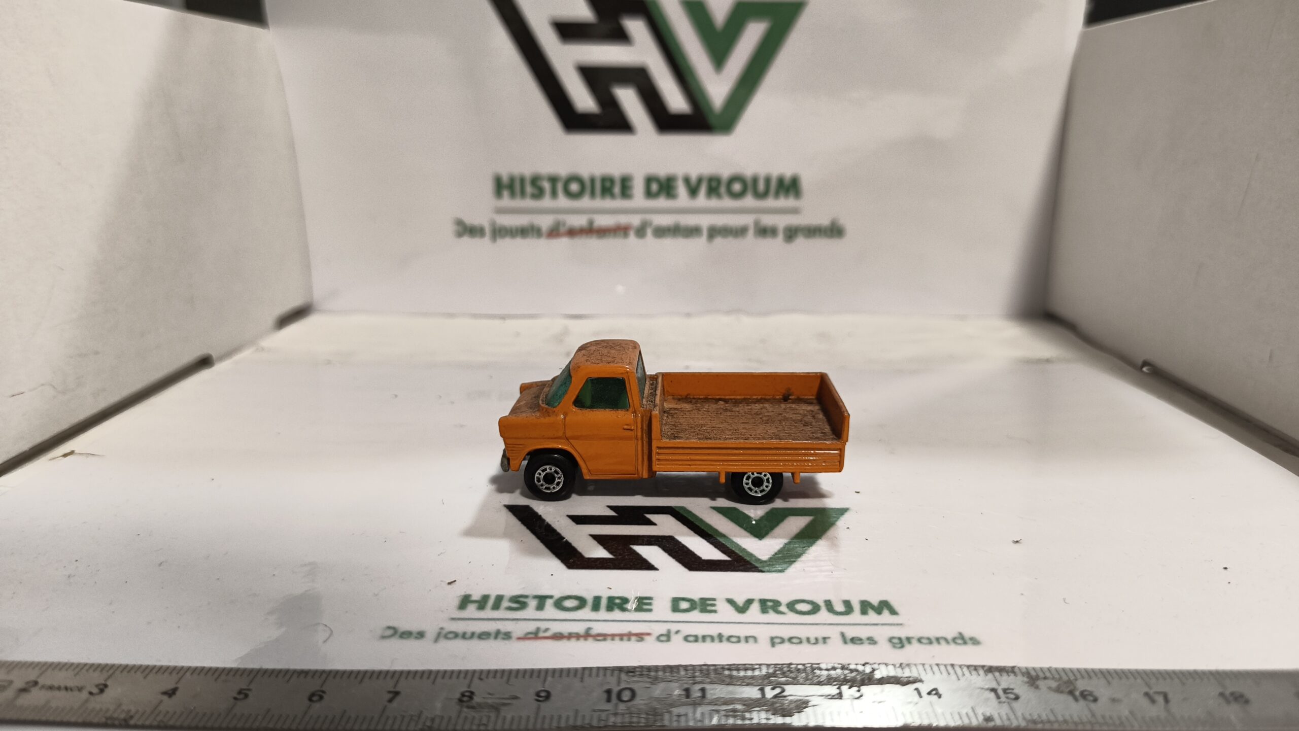 Matchbox Superfast n°66 Ford Transit Lesney – Made in England