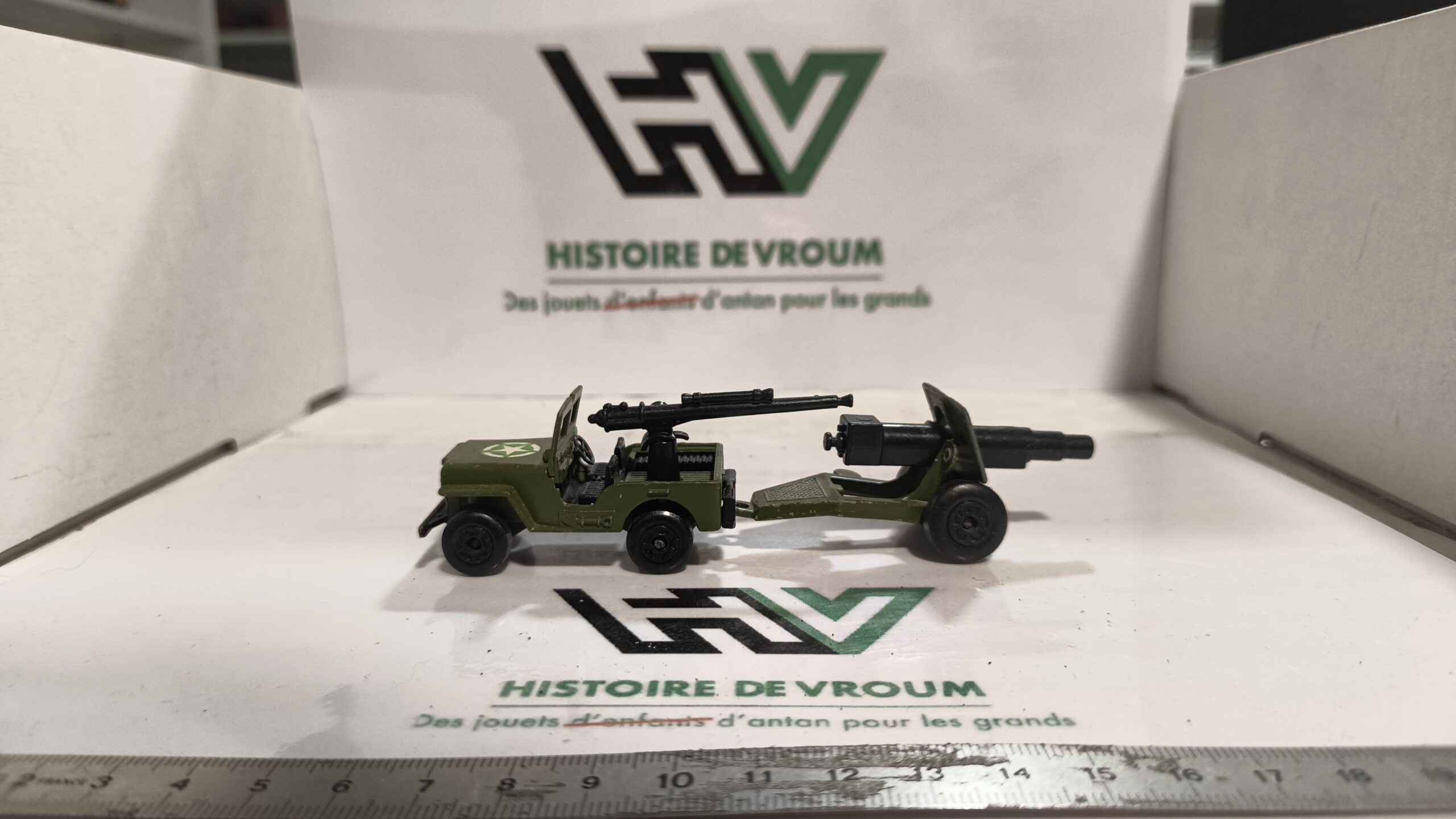 Matchbox Lesney n°38 Jeep militaire avec remorque canon n°32 – Made in England