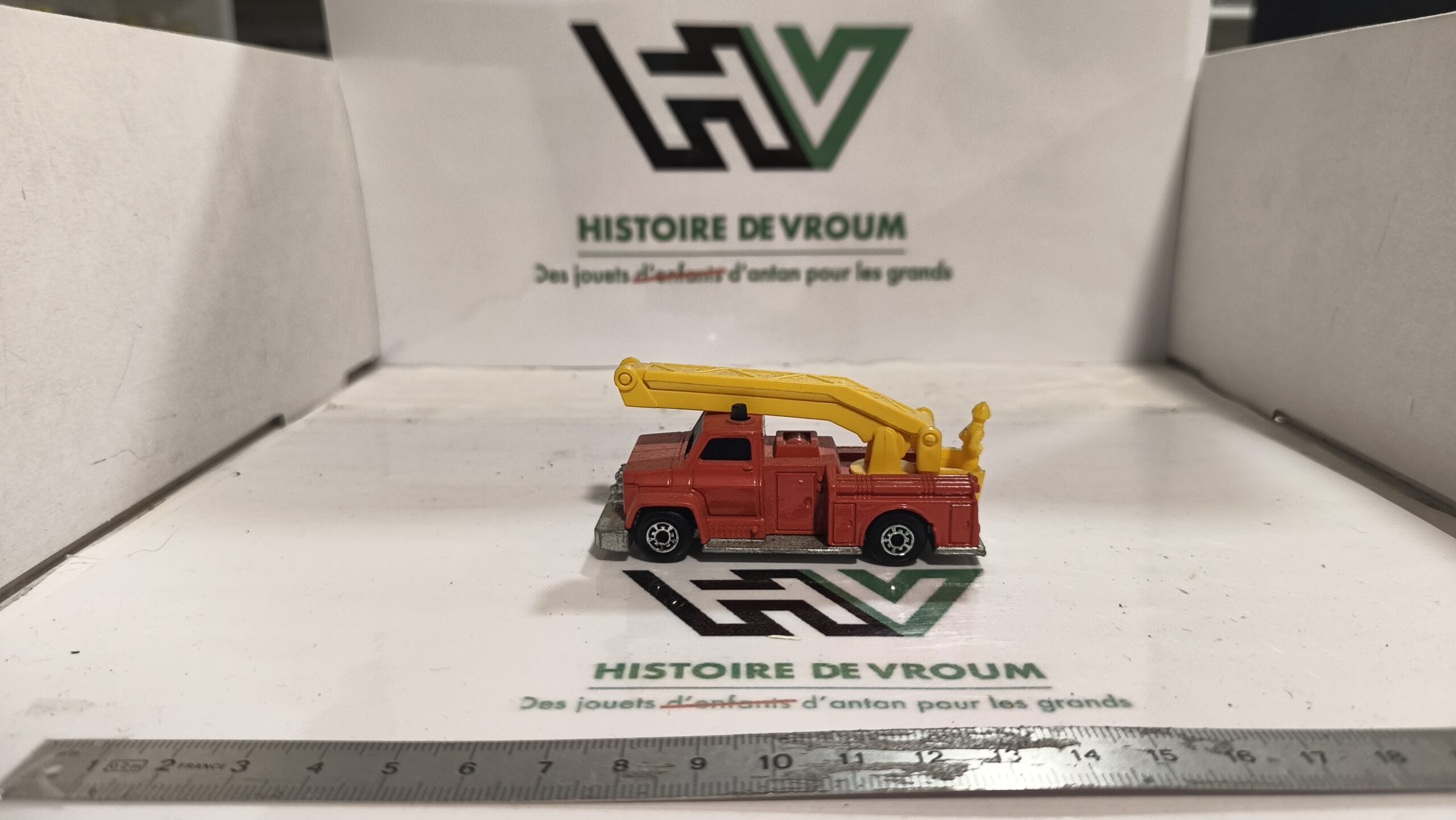 Matchbox Superfast n°13 Snorkel Fire Engine – Camion de pompiers Lesney (2)
