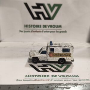 Miniature Matchbox Superfast n°41 - Ambulance Blanche (1)