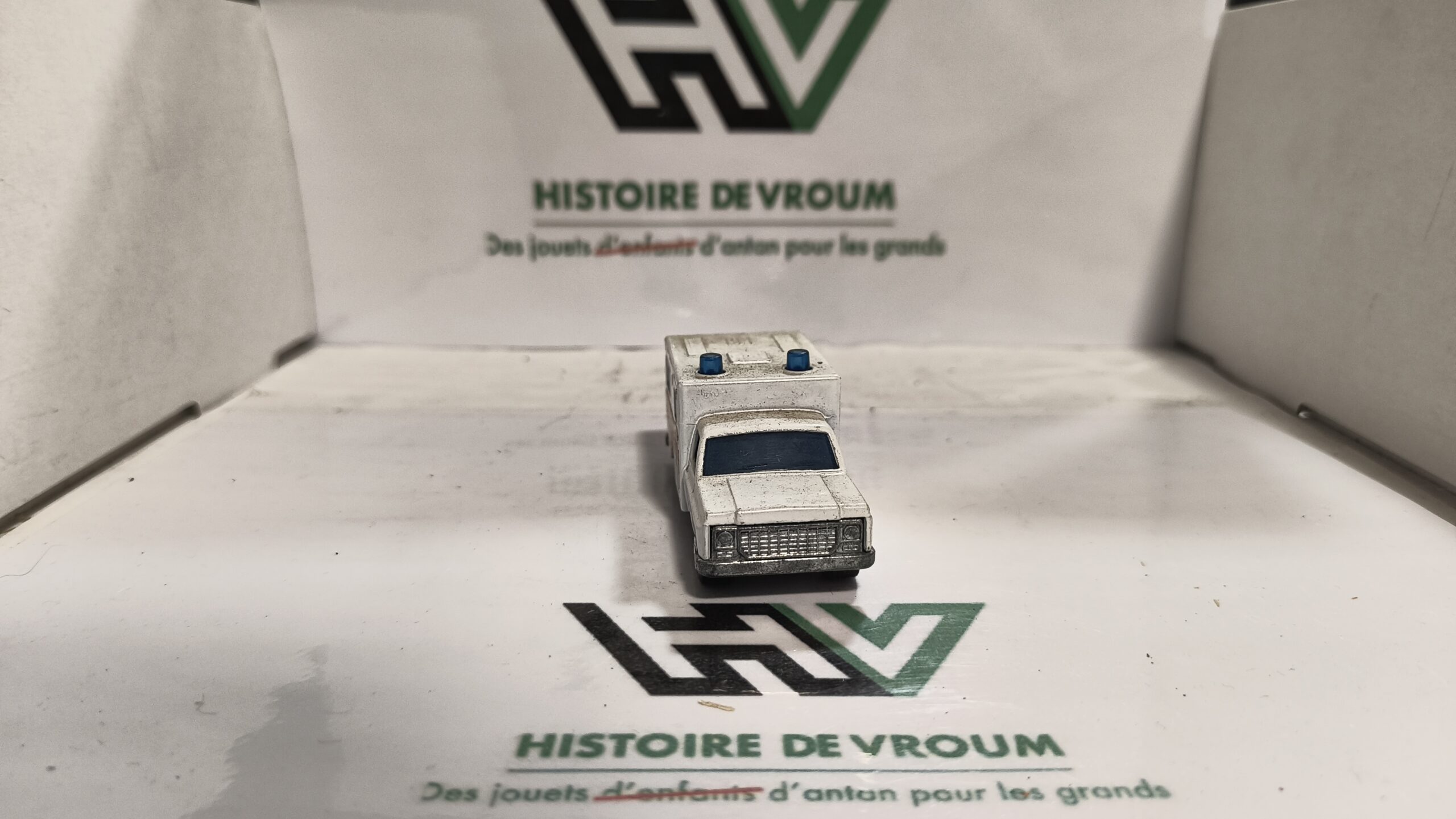Miniature Matchbox Superfast n°41 - Ambulance Blanche (2) – Image 5