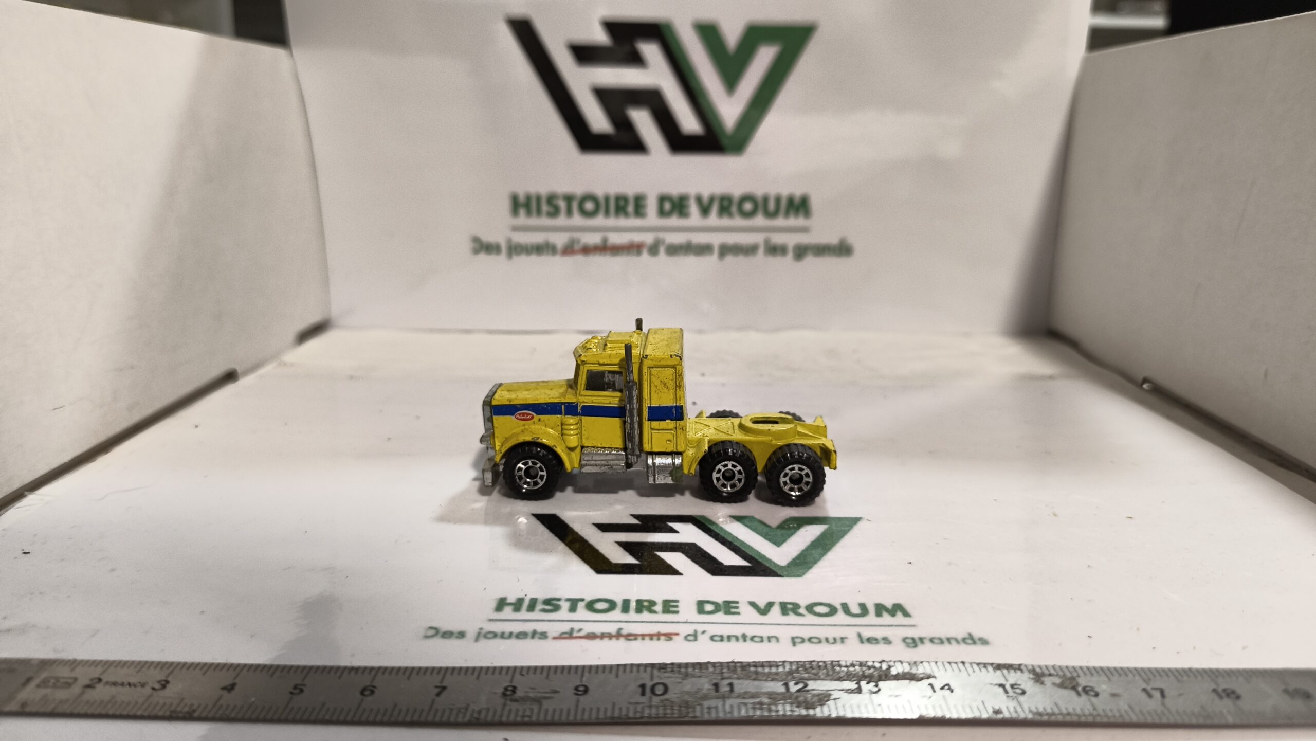 Matchbox Lesney Peterbilt Truck – Vintage Diecast – Camion Miniature (1)