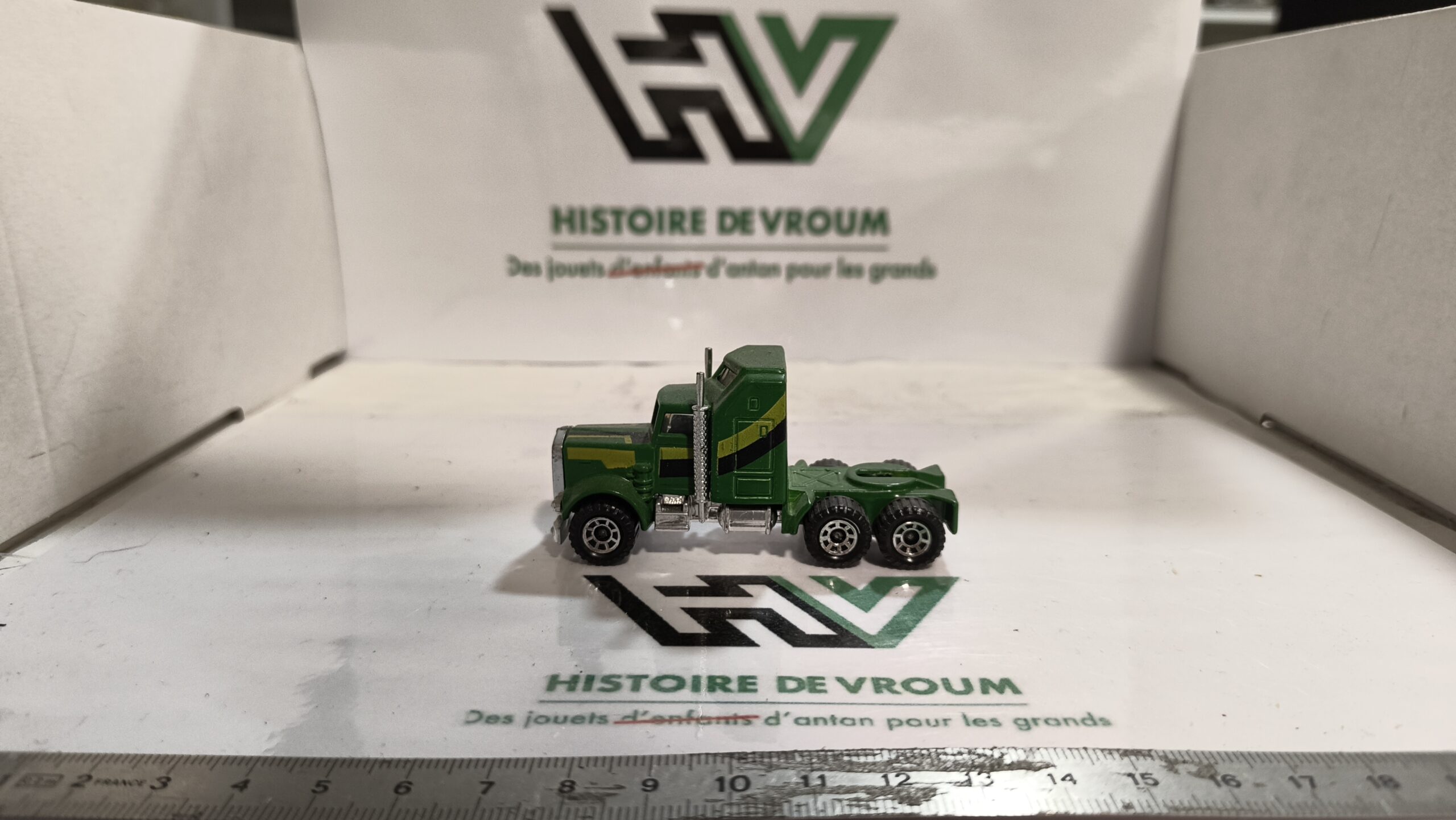 Matchbox Lesney Peterbilt Truck – Vintage Diecast – Camion Miniature (2)