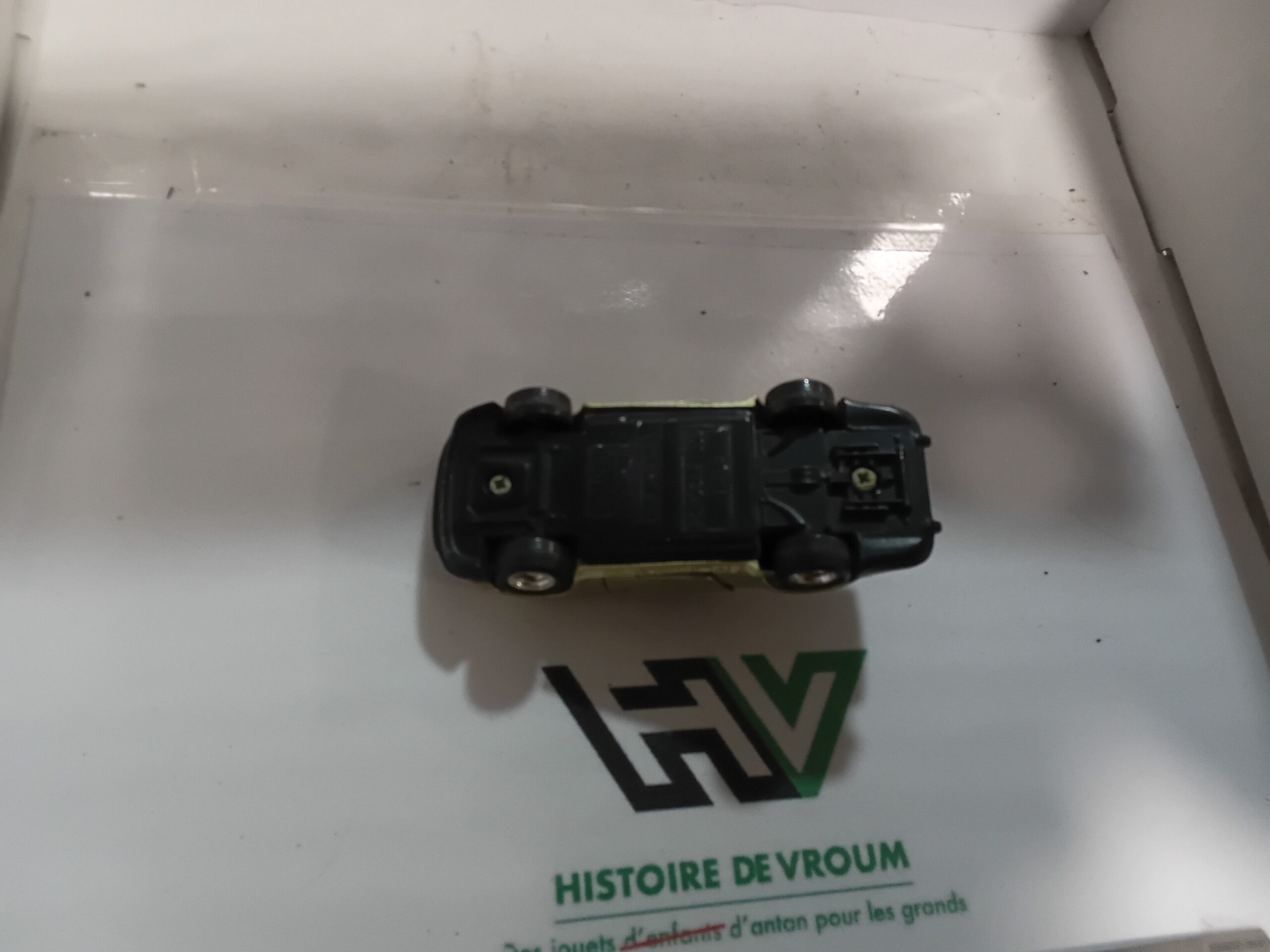 Porsche 930 Turbo Dorée Solido 1/43 (N°63) – Image 7