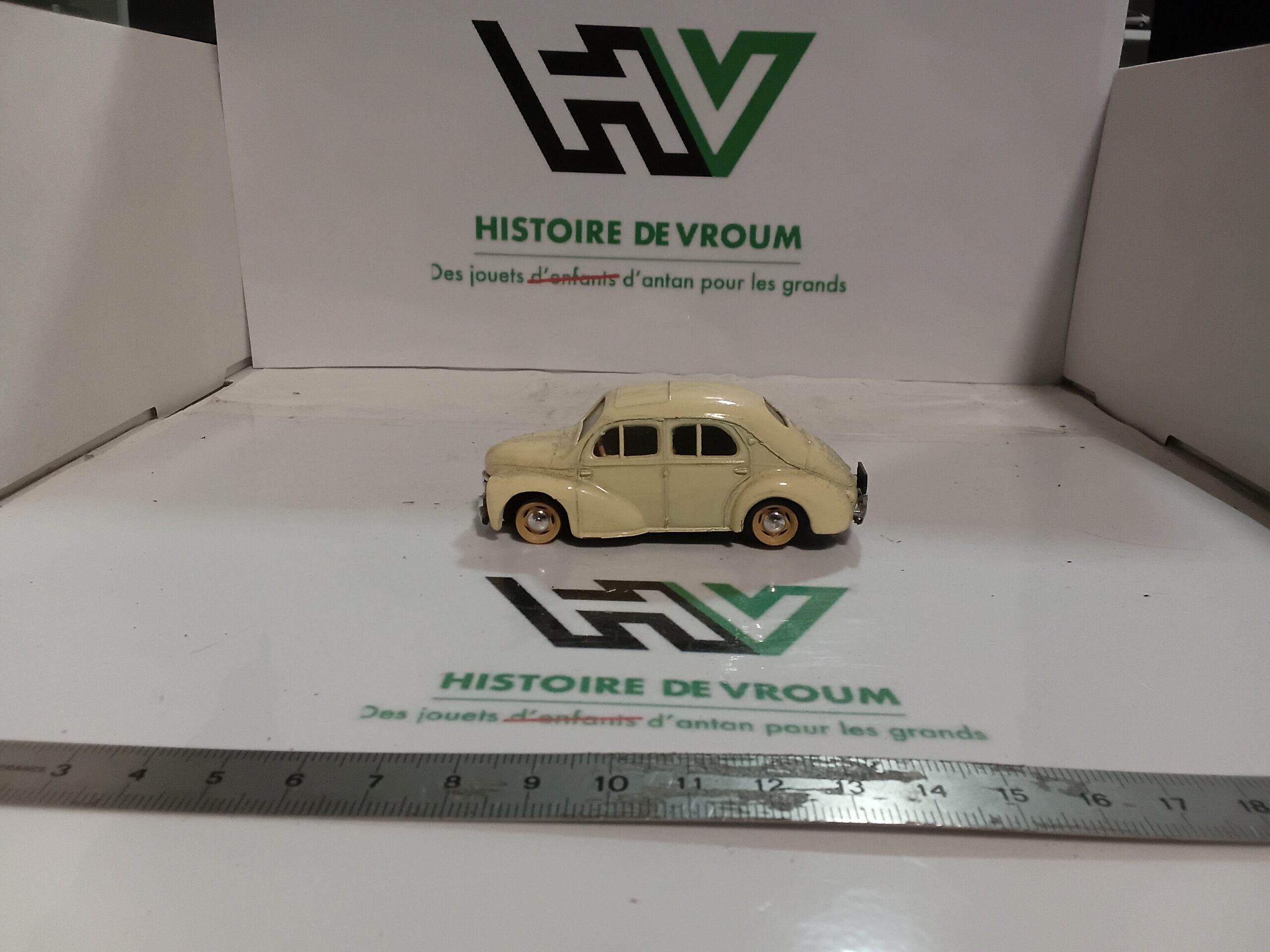 Renault 4CV Jaune Eligor 1/43