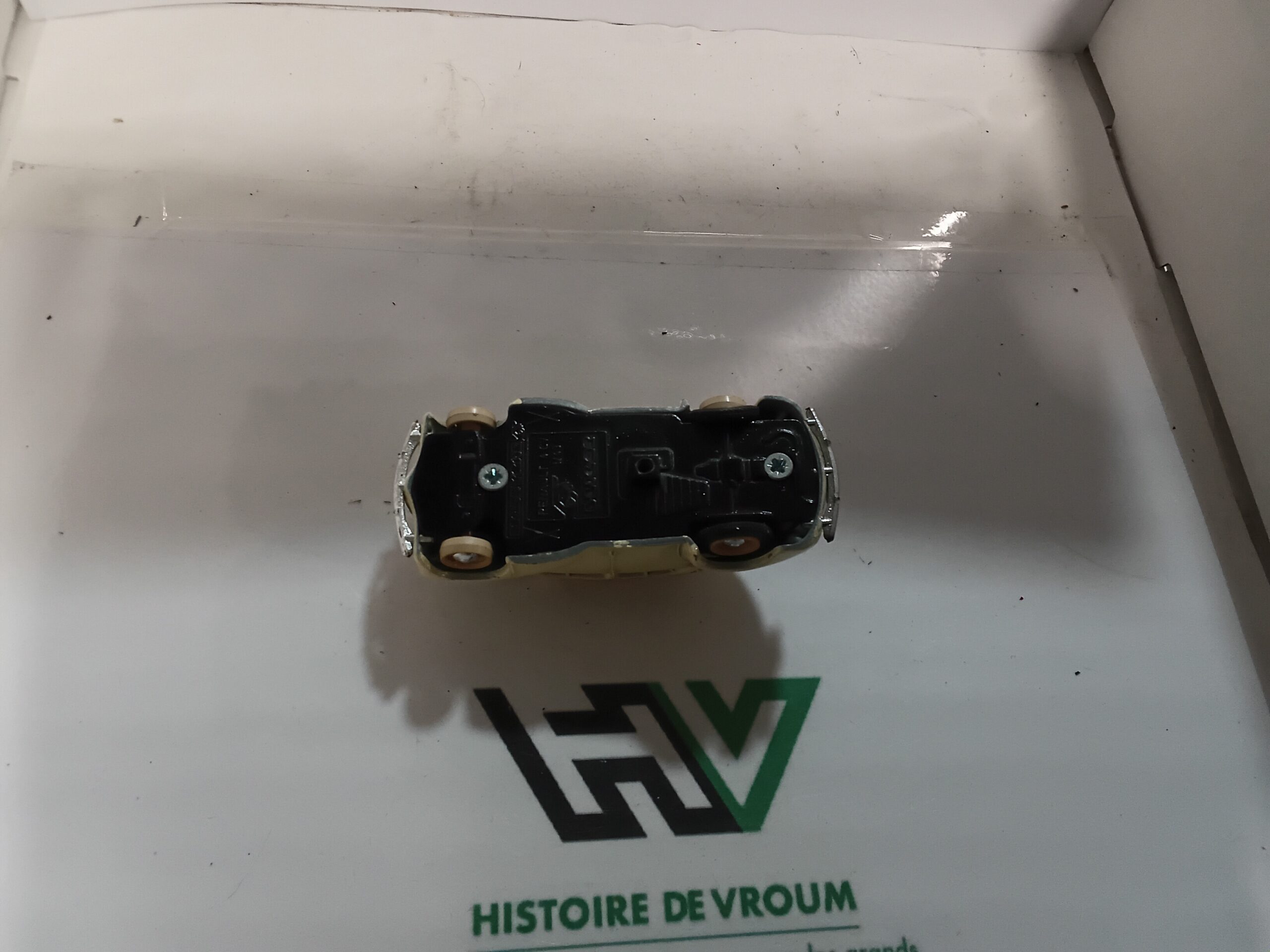 Renault 4CV Jaune Eligor 1/43 – Image 7