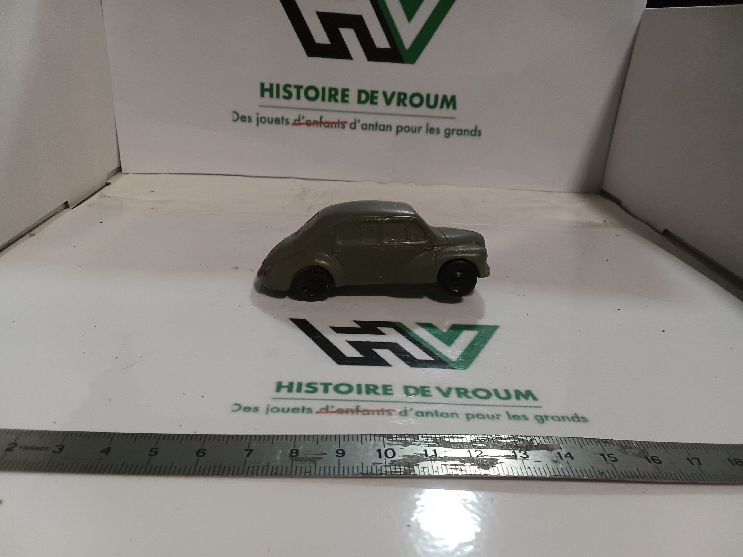 Renault 4CV Plastique Gris CIJ 1/43 – Image 5