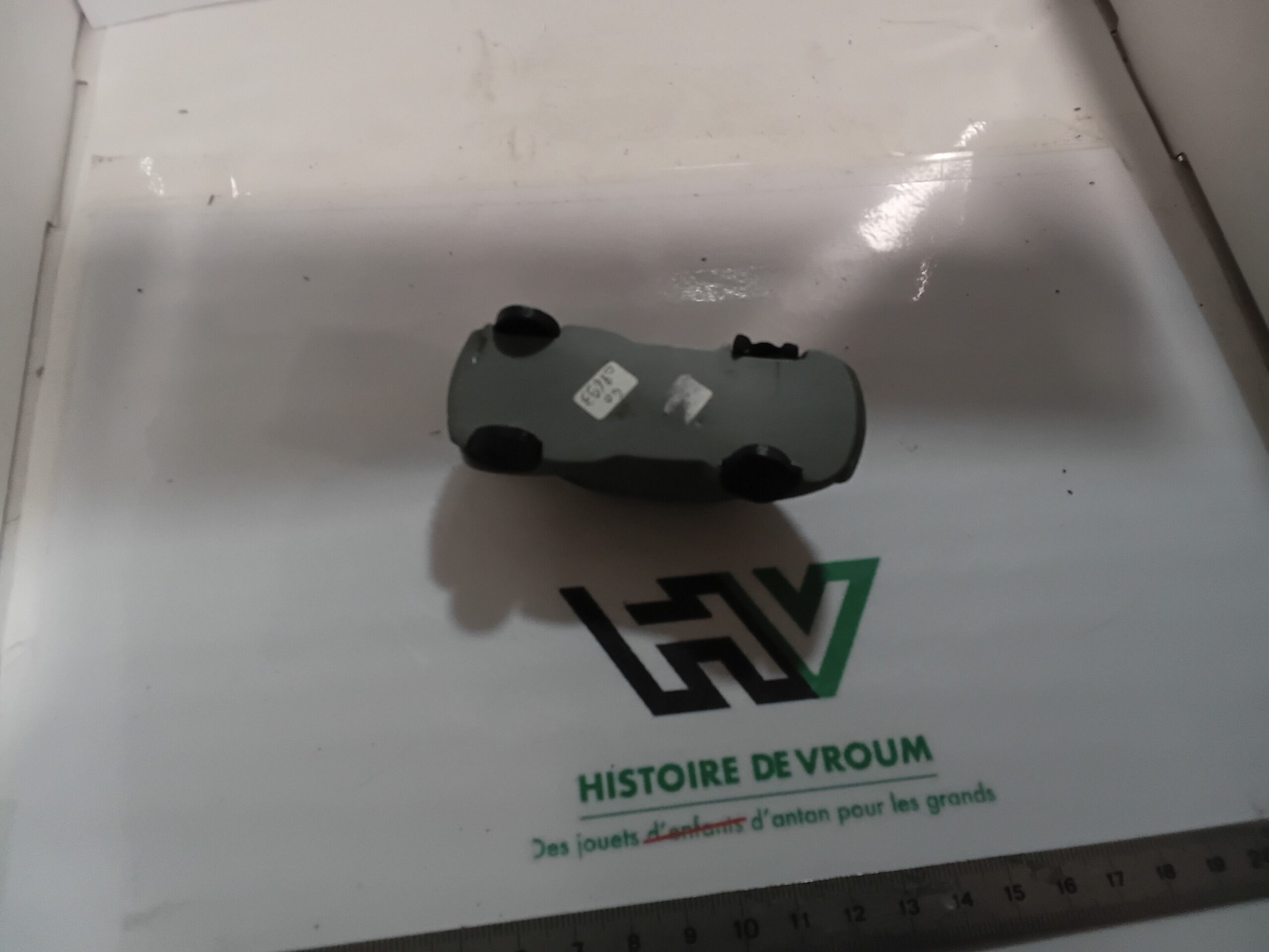 Renault 4CV Plastique Gris CIJ 1/43 – Image 7