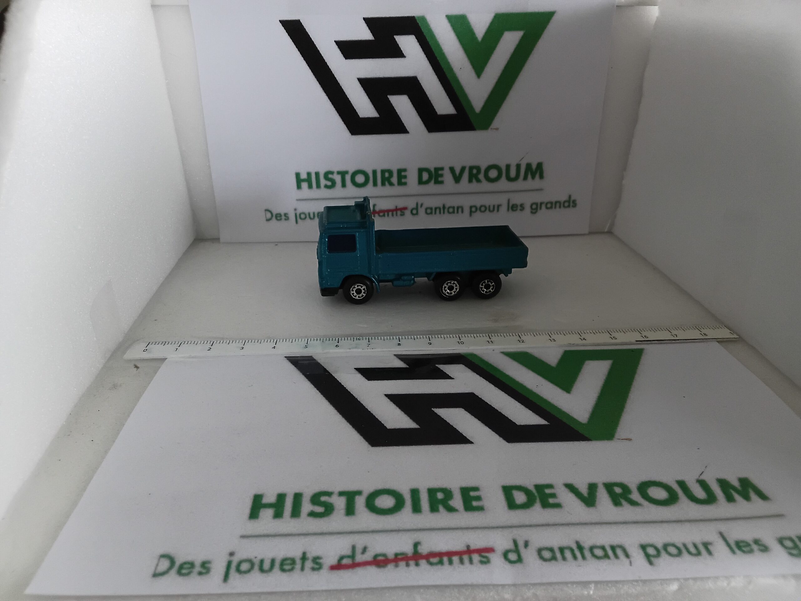 Camion International (Intl) Bleu Matchbox 1/90 (1984)