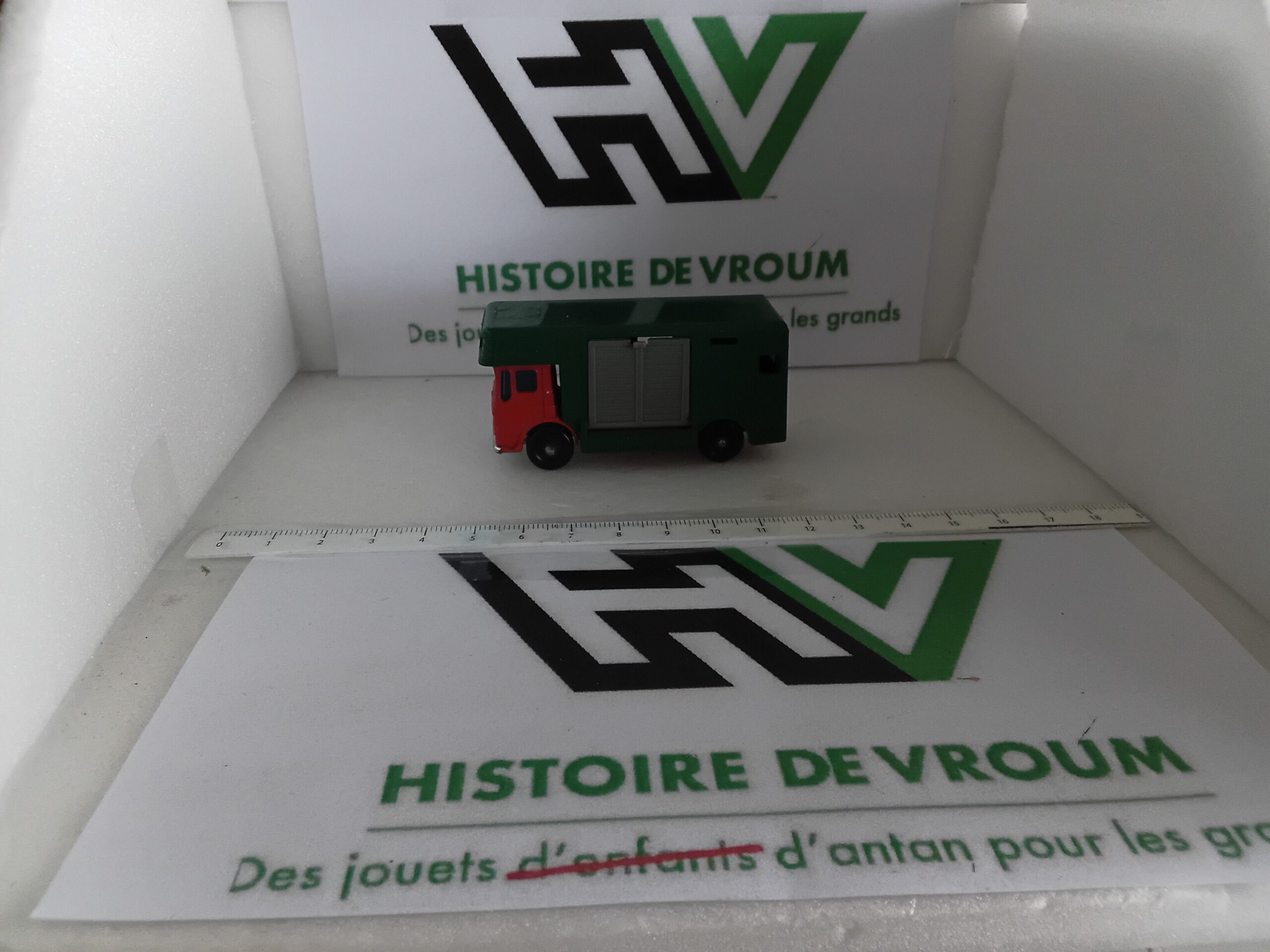 Camion Van à Chevaux Matchbox Lesney N°17 "Horse Box" (Rouge & Vert)