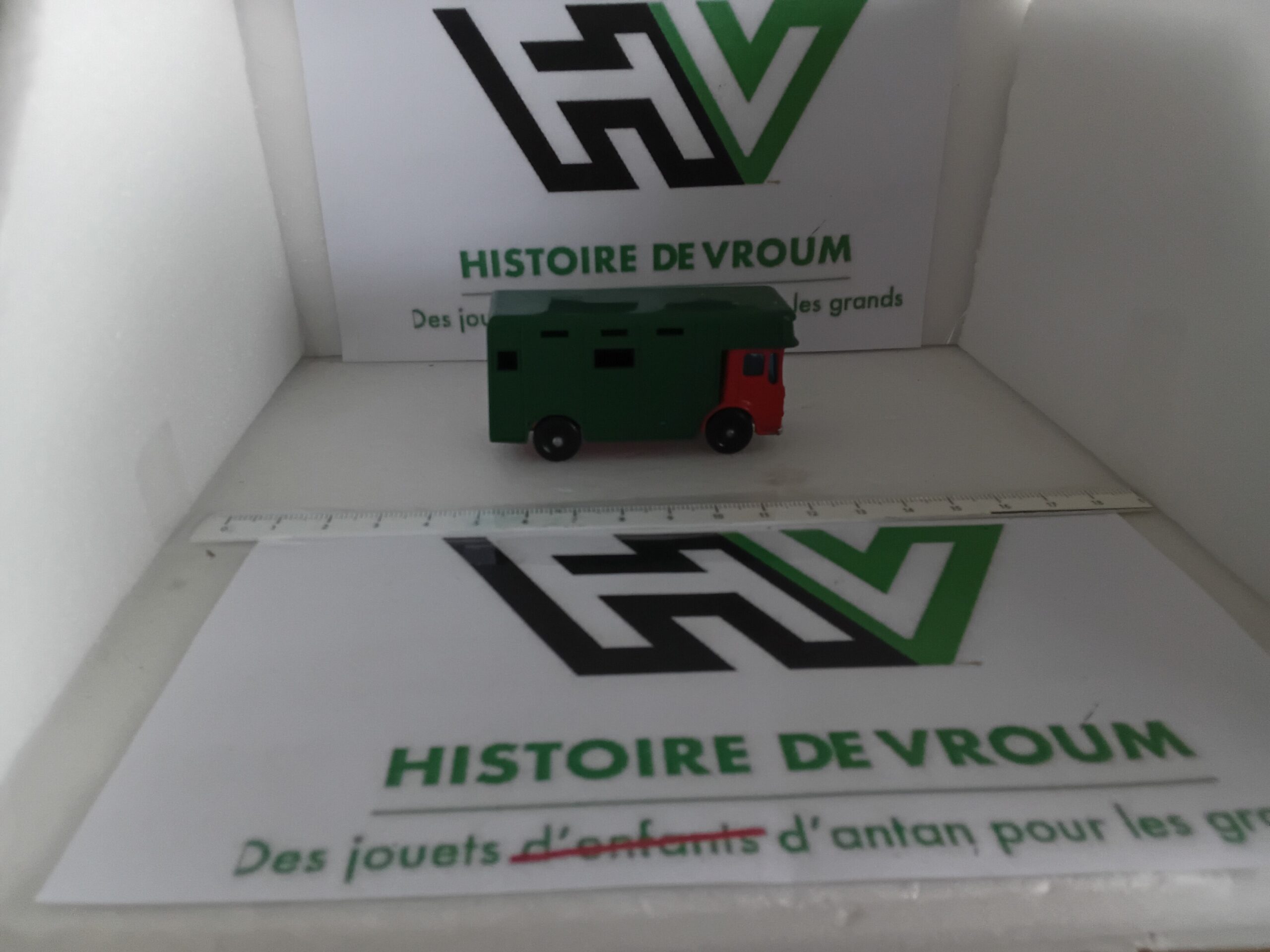 Camion Van à Chevaux Matchbox Lesney N°17 "Horse Box" (Rouge & Vert) – Image 5