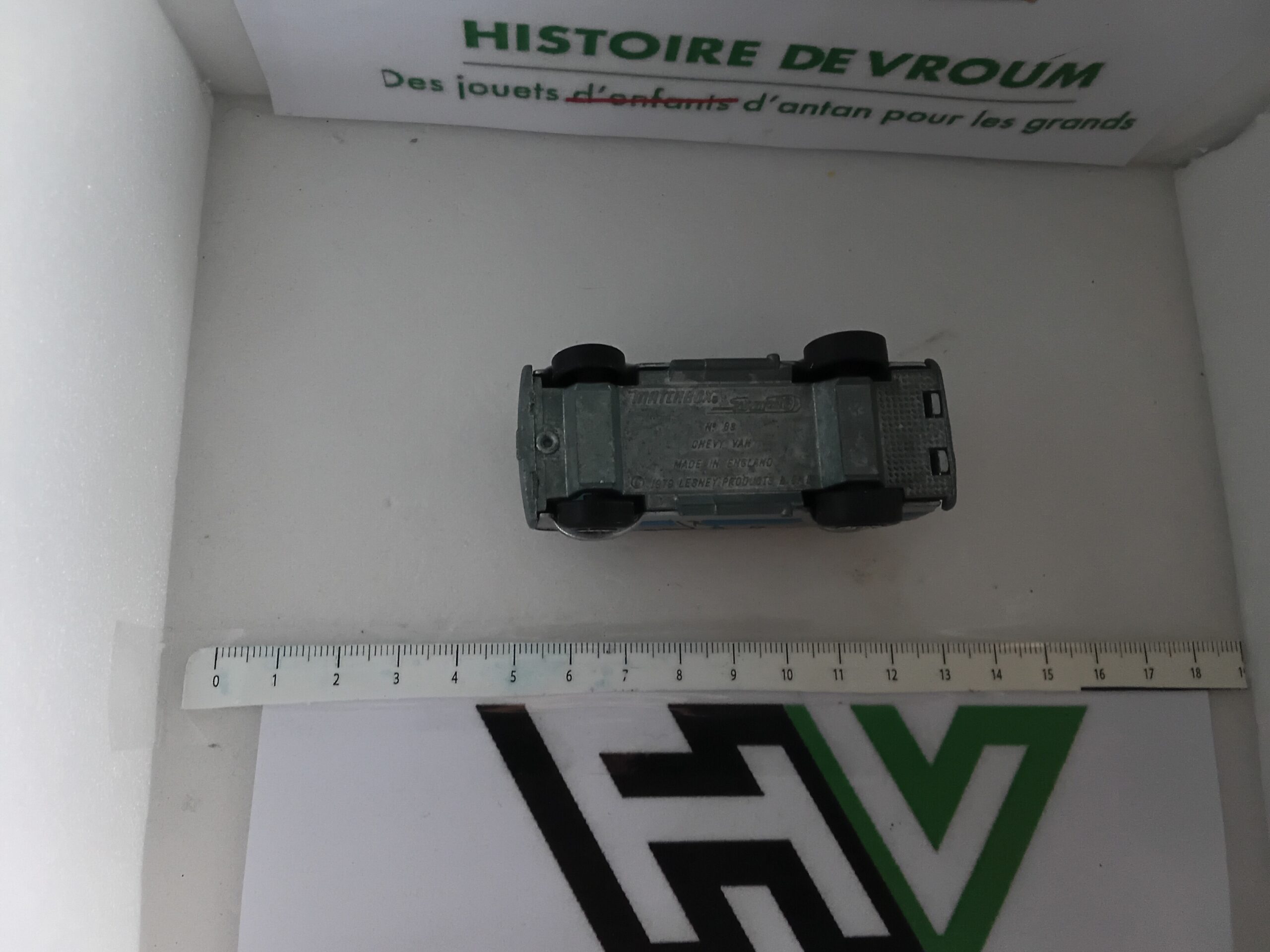 Chevy Van "Vampire" Matchbox Lesney N°68 (Gris) – Image 7