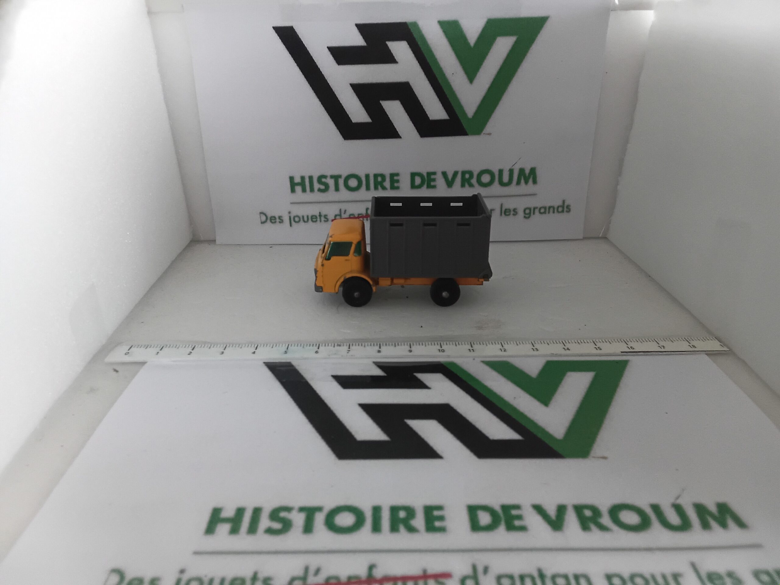 Camion Bétaillère Cattle Truck Matchbox Lesney N°37 (Orange & Gris)