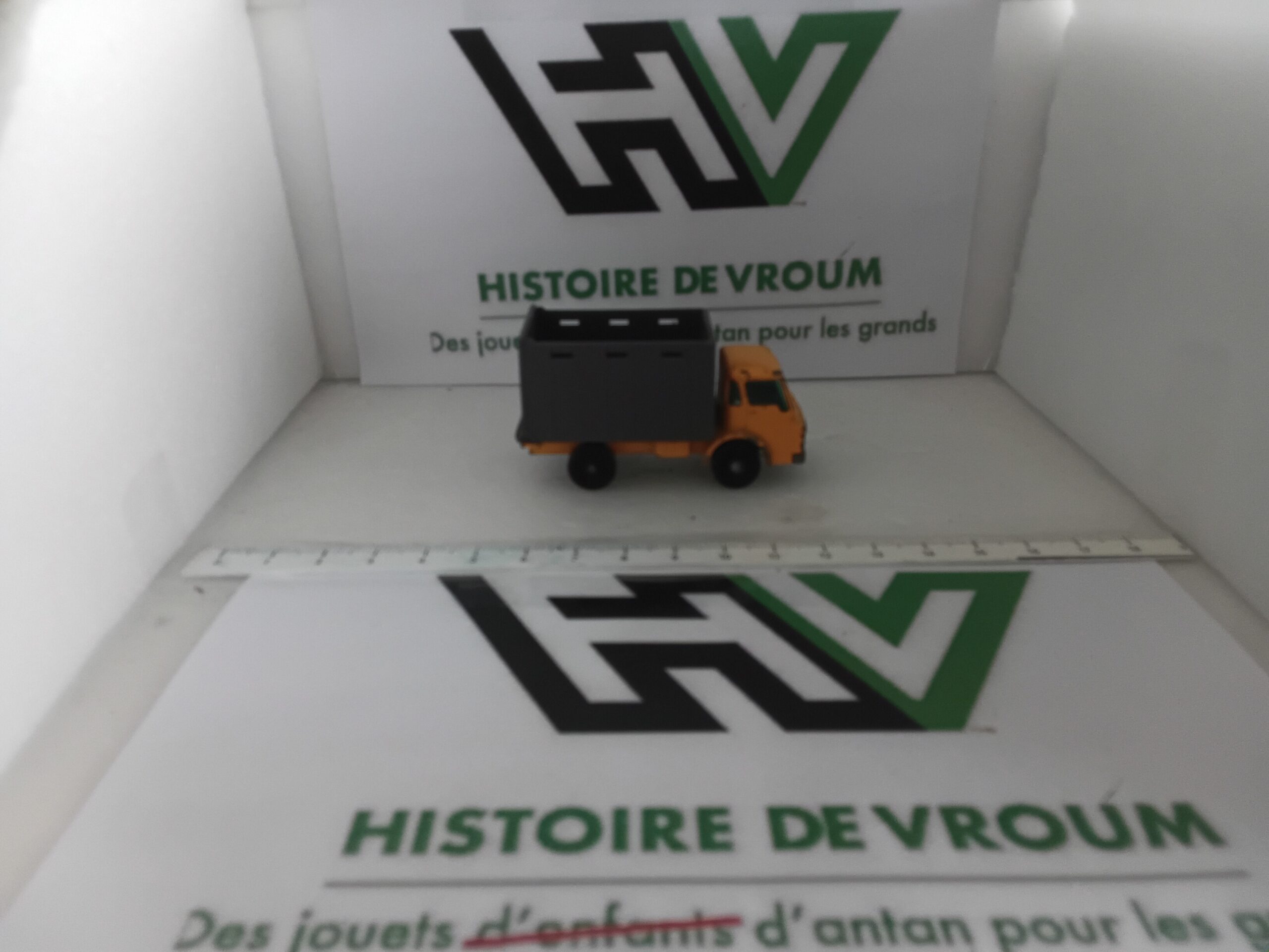 Camion Bétaillère Cattle Truck Matchbox Lesney N°37 (Orange & Gris) – Image 5