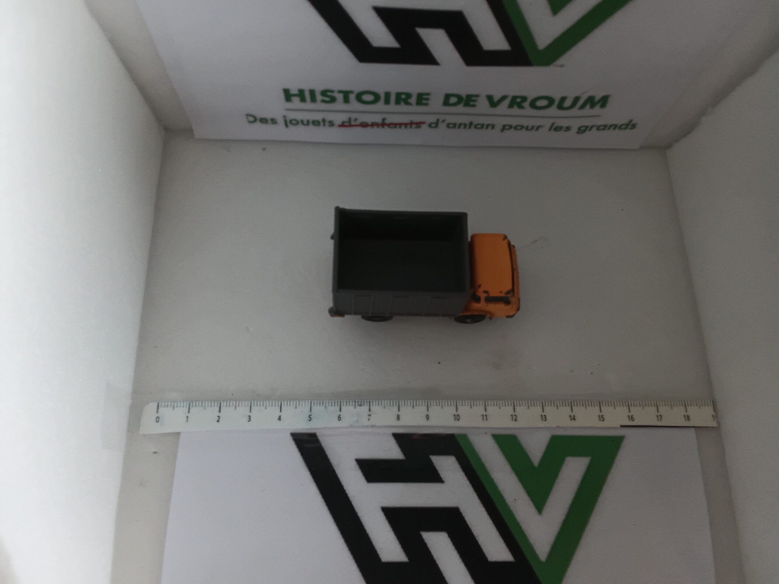 Camion Bétaillère Cattle Truck Matchbox Lesney N°37 (Orange & Gris) – Image 6
