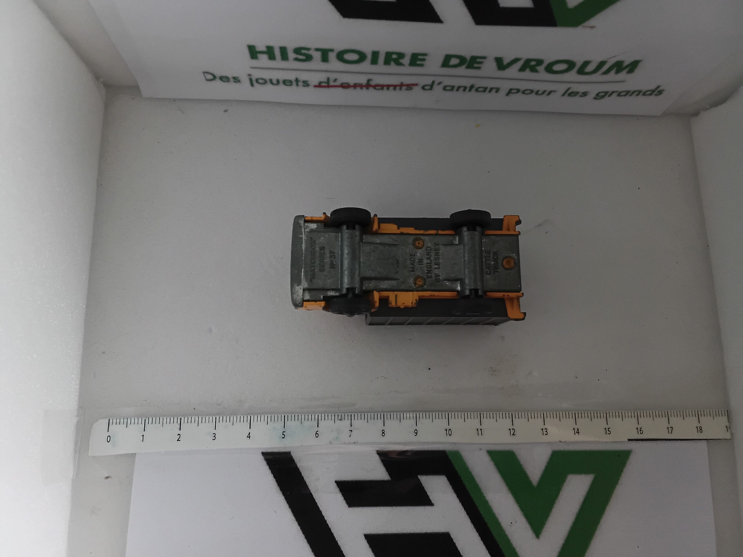 Camion Bétaillère Cattle Truck Matchbox Lesney N°37 (Orange & Gris) – Image 7