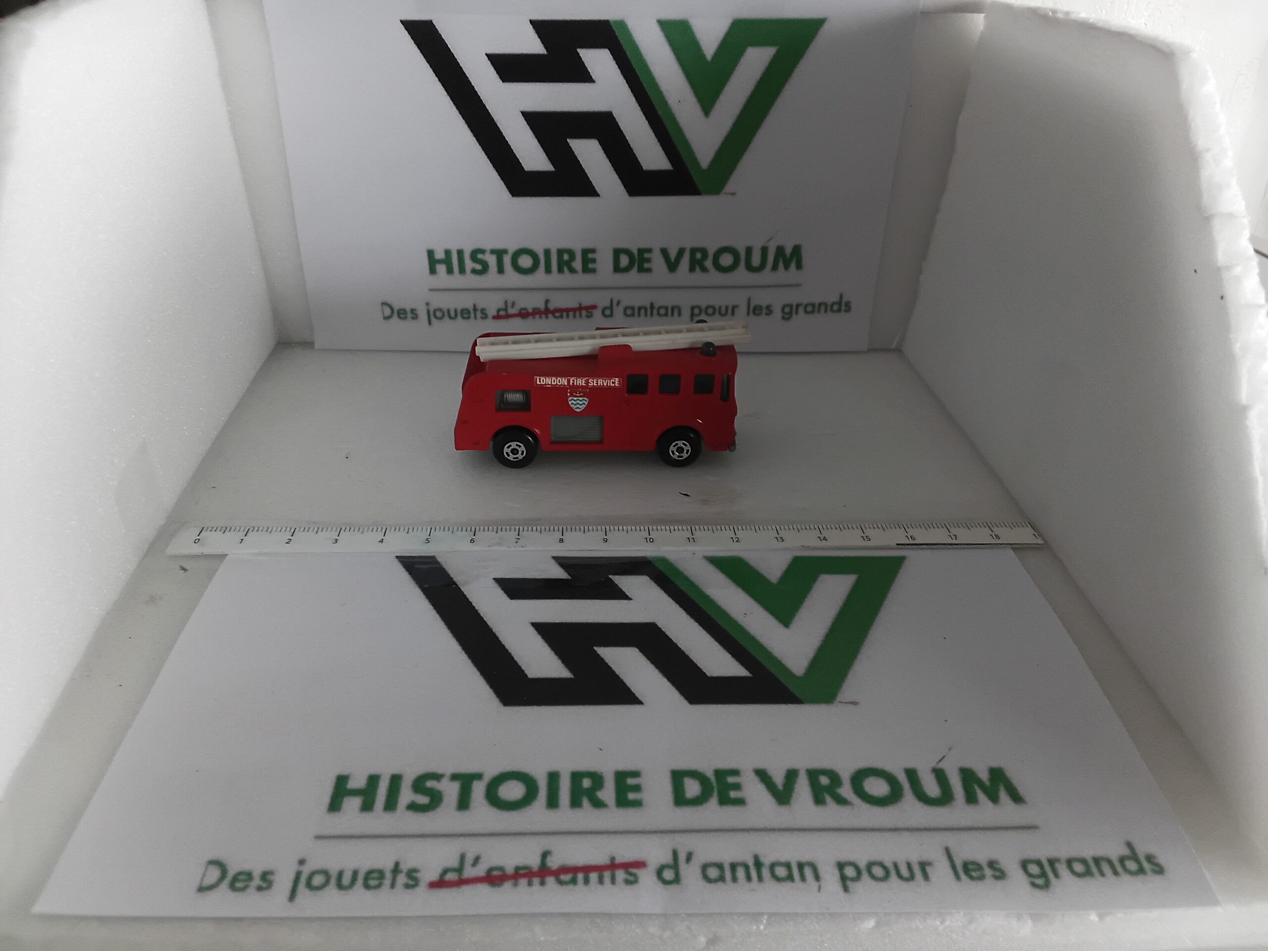Camion Pompiers Merryweather Matchbox Lesney N°35 (Rouge - London Fire Service) – Image 5