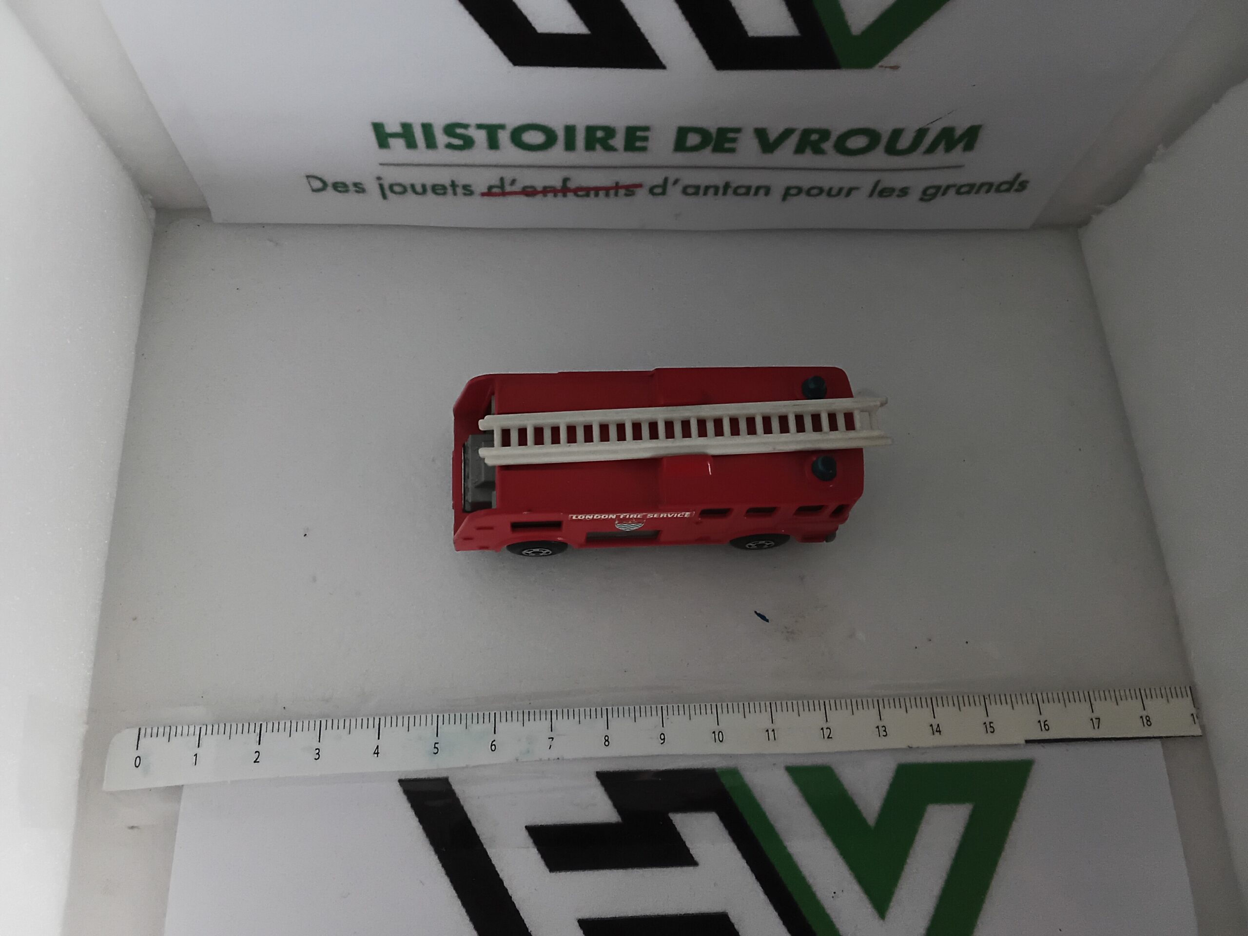 Camion Pompiers Merryweather Matchbox Lesney N°35 (Rouge - London Fire Service) – Image 6