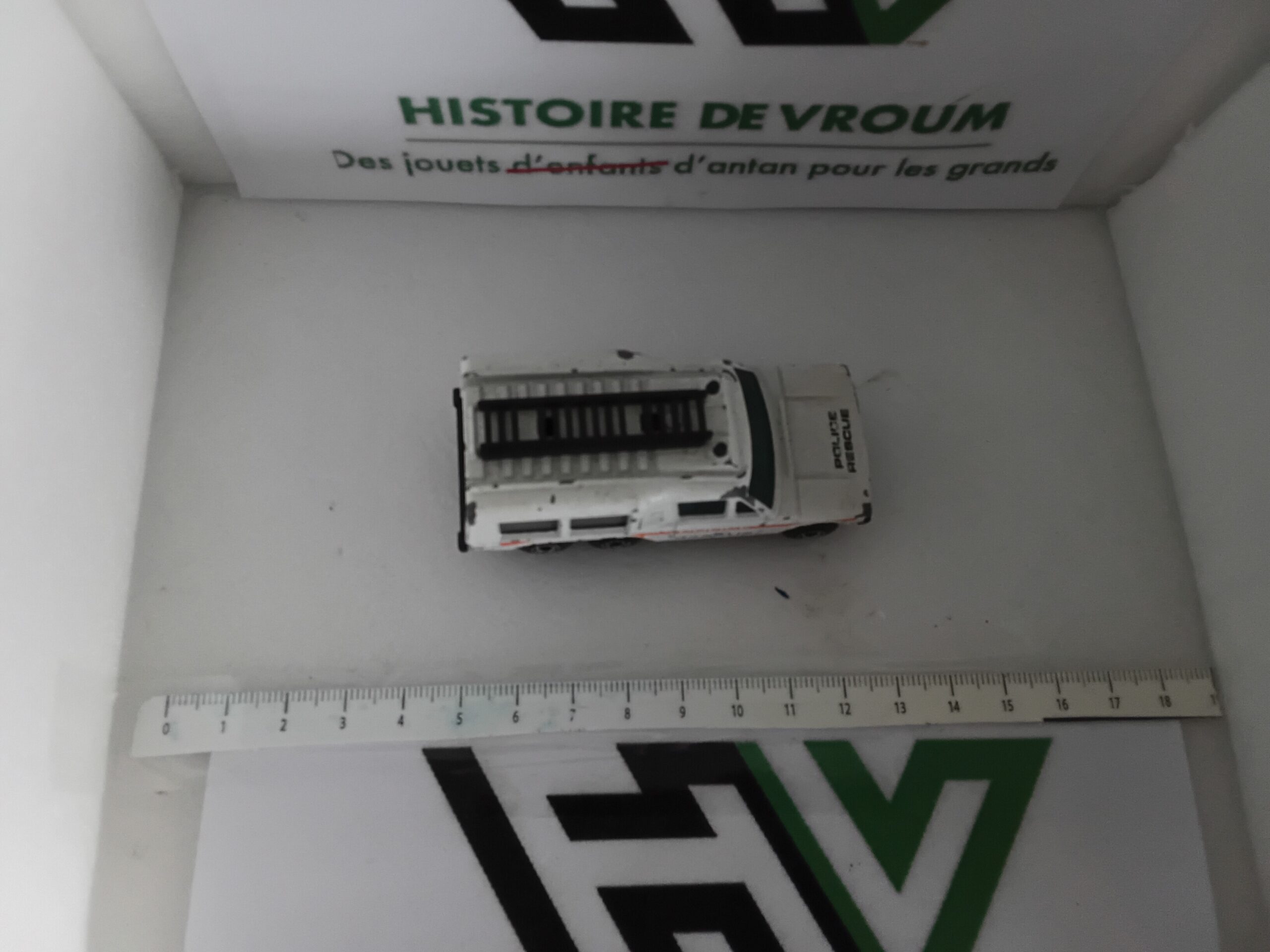 Véhicule Police Rescue Matchbox Lesney (Blanc) – Image 6